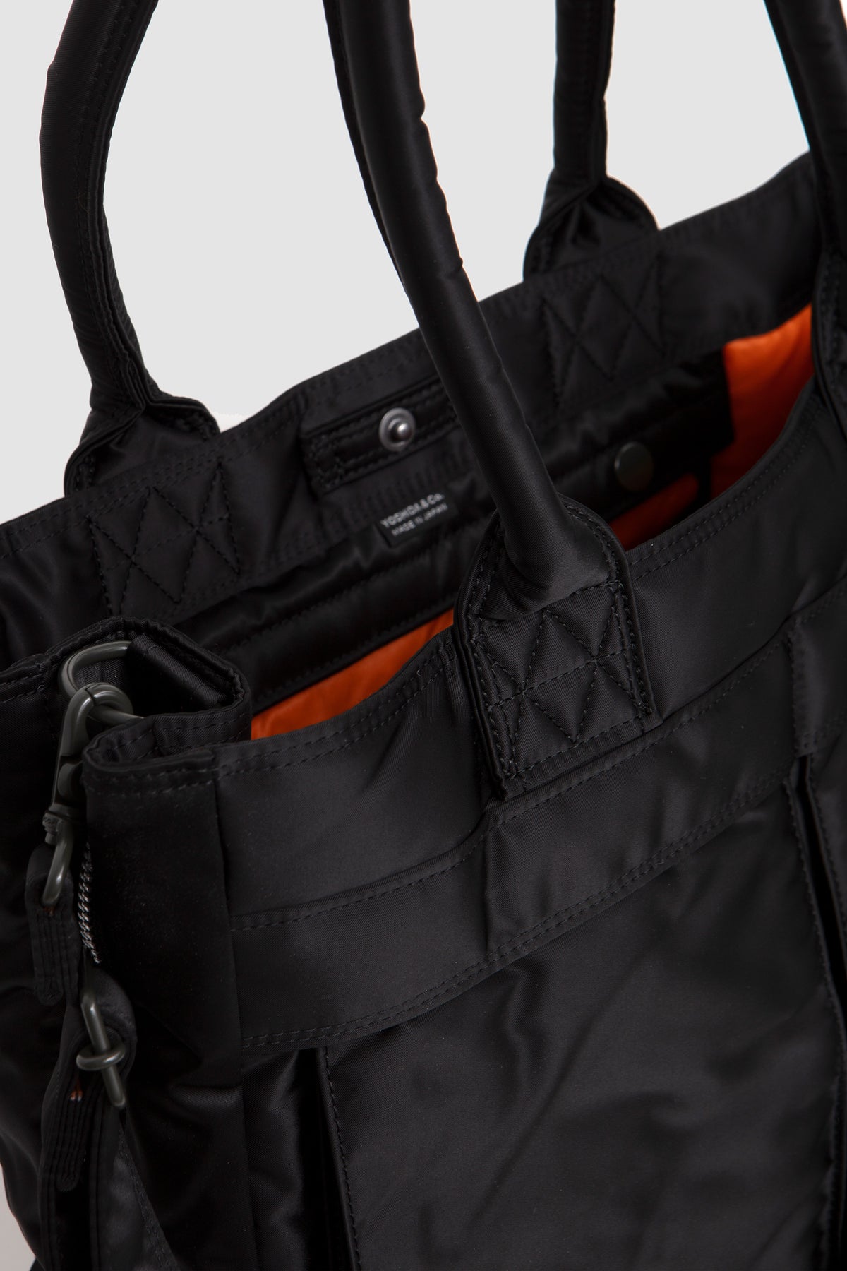 Tanker Carrying Tote Bag Black_3