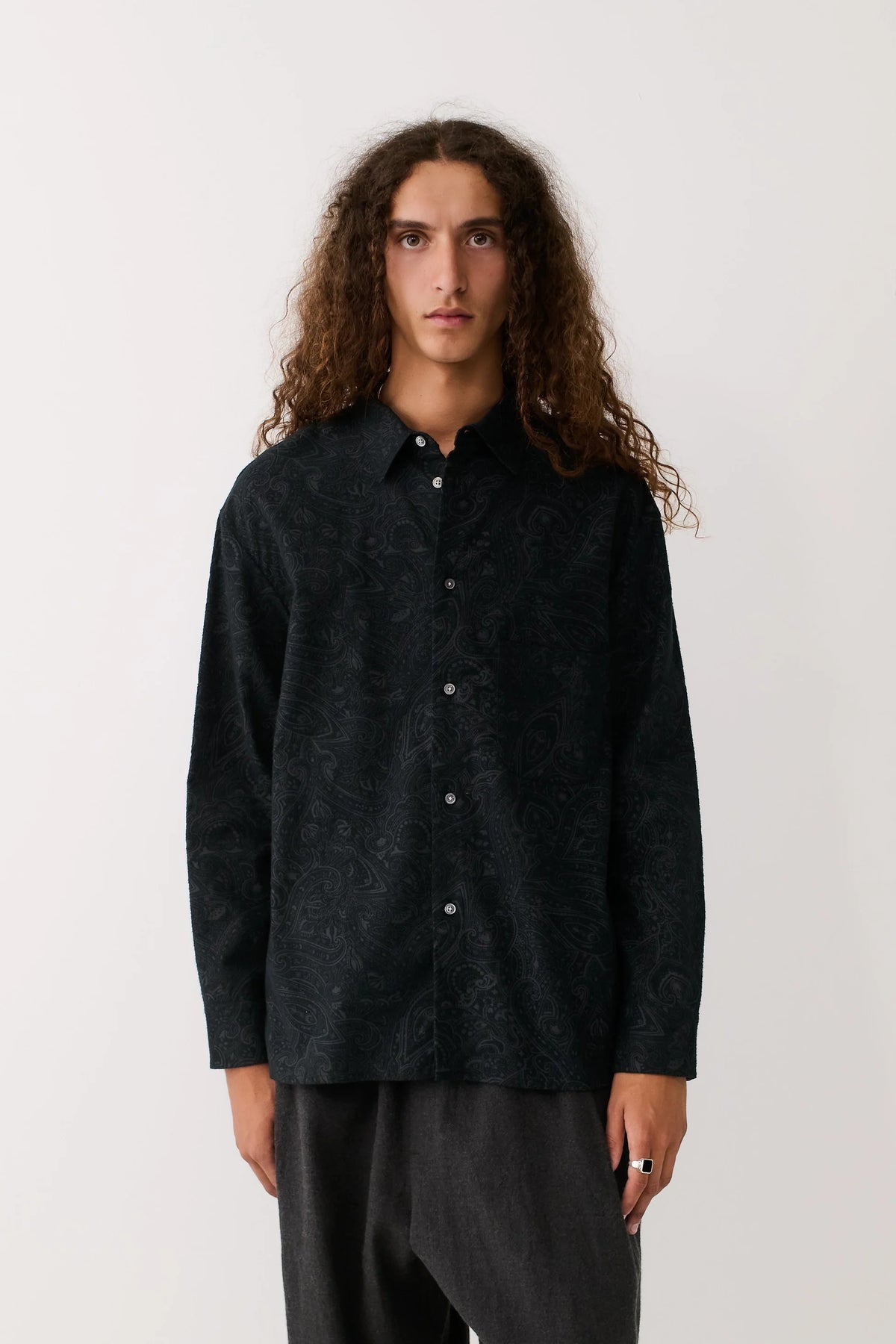 Gusto Shirt Washed Black Ornament_1