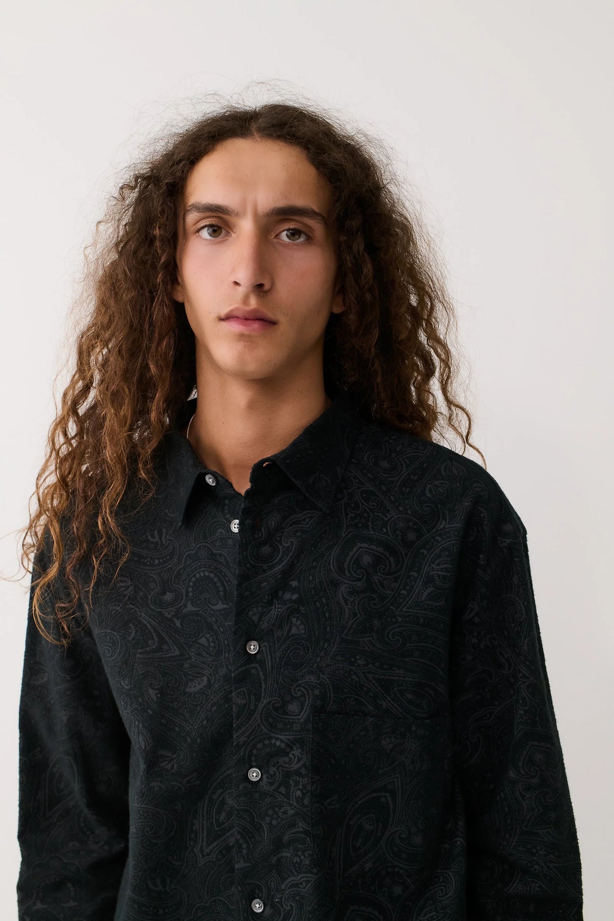 Gusto Shirt Washed Black Ornament_3