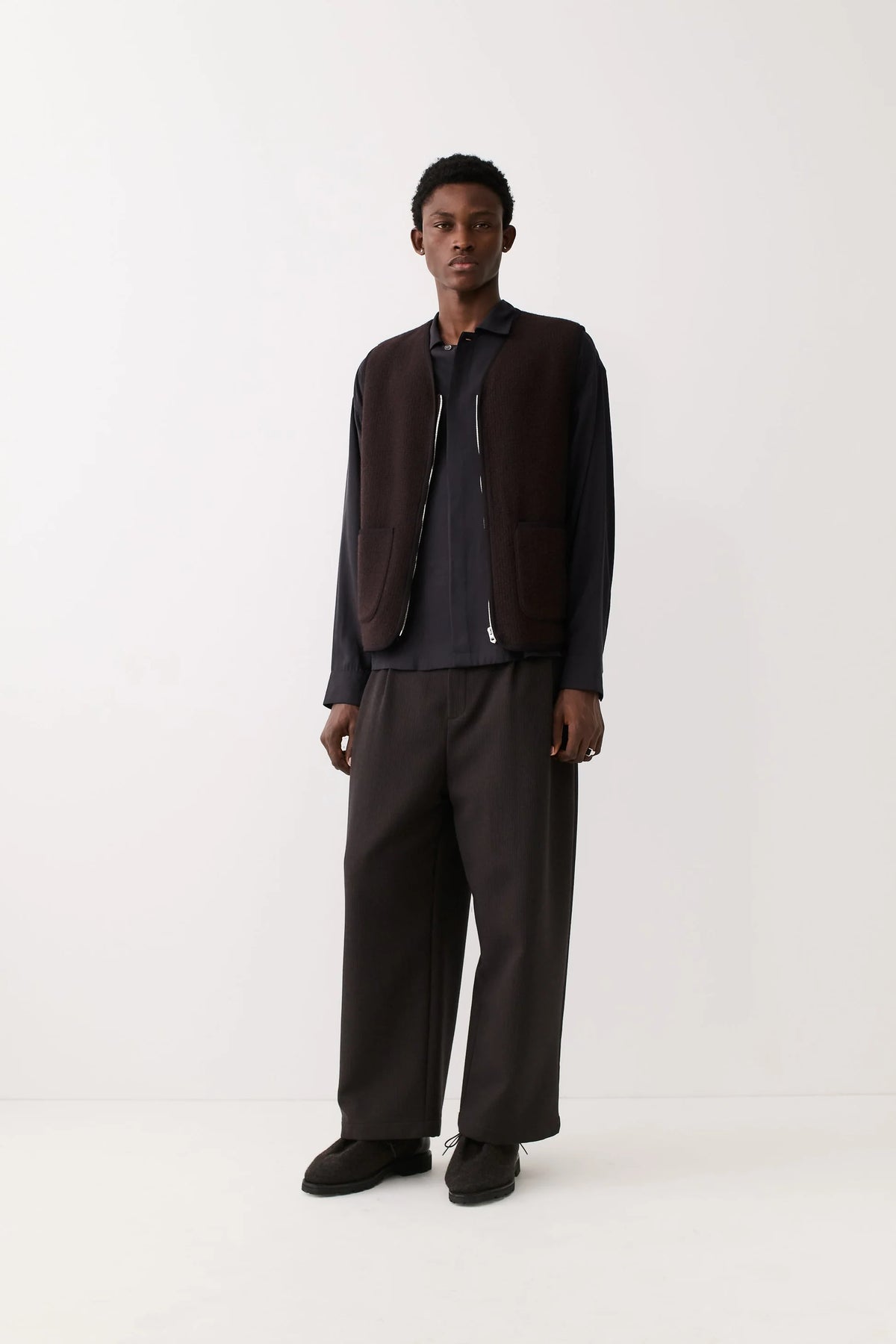 Valur Wool Vest Mahogany Tiles_2