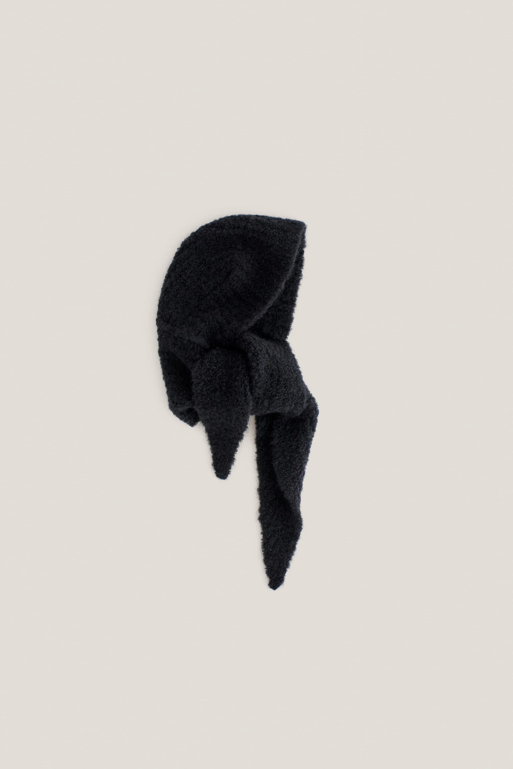 Baruun Hooded Scarf Black Boucle