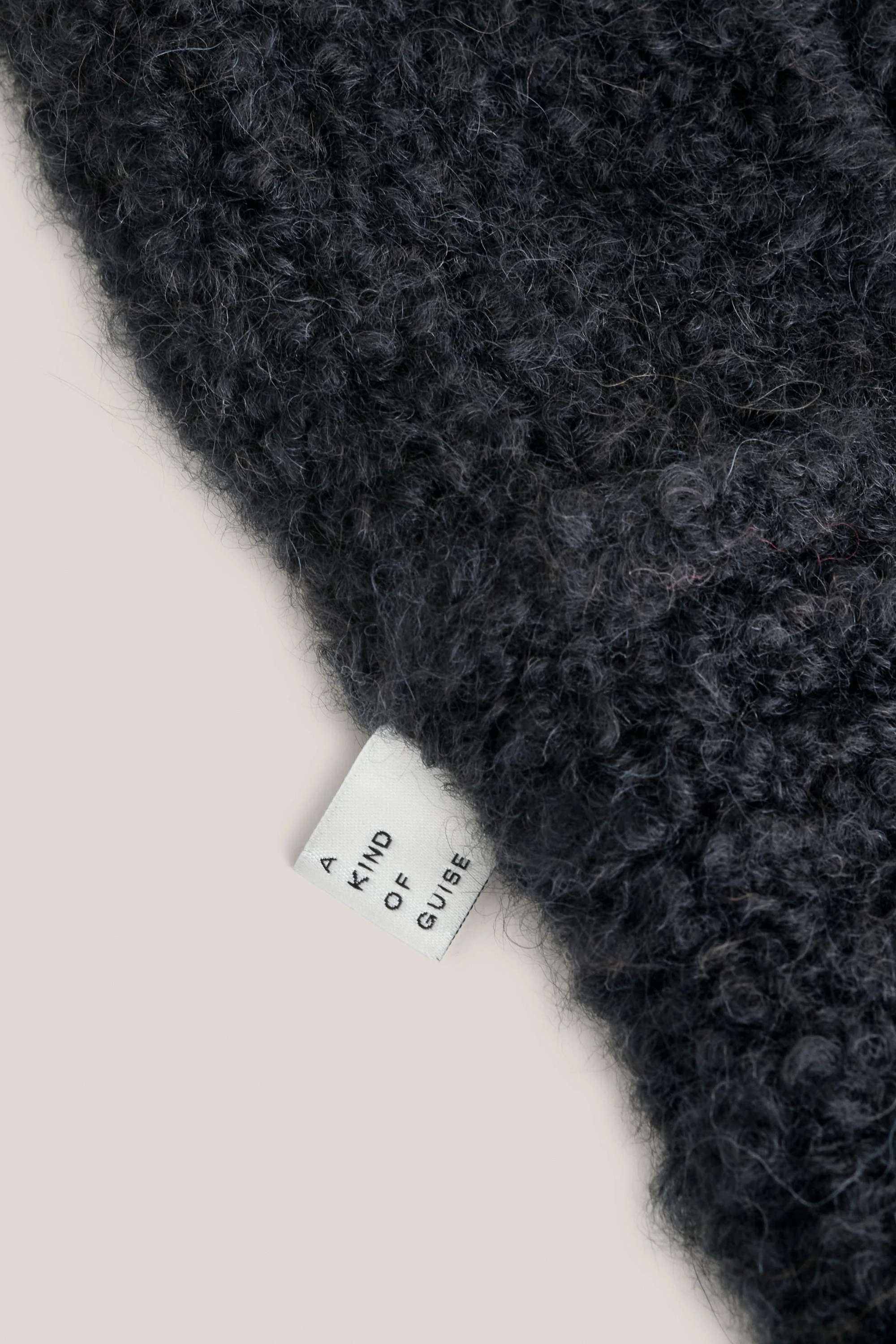 Baruun Hooded Scarf Black Boucle
