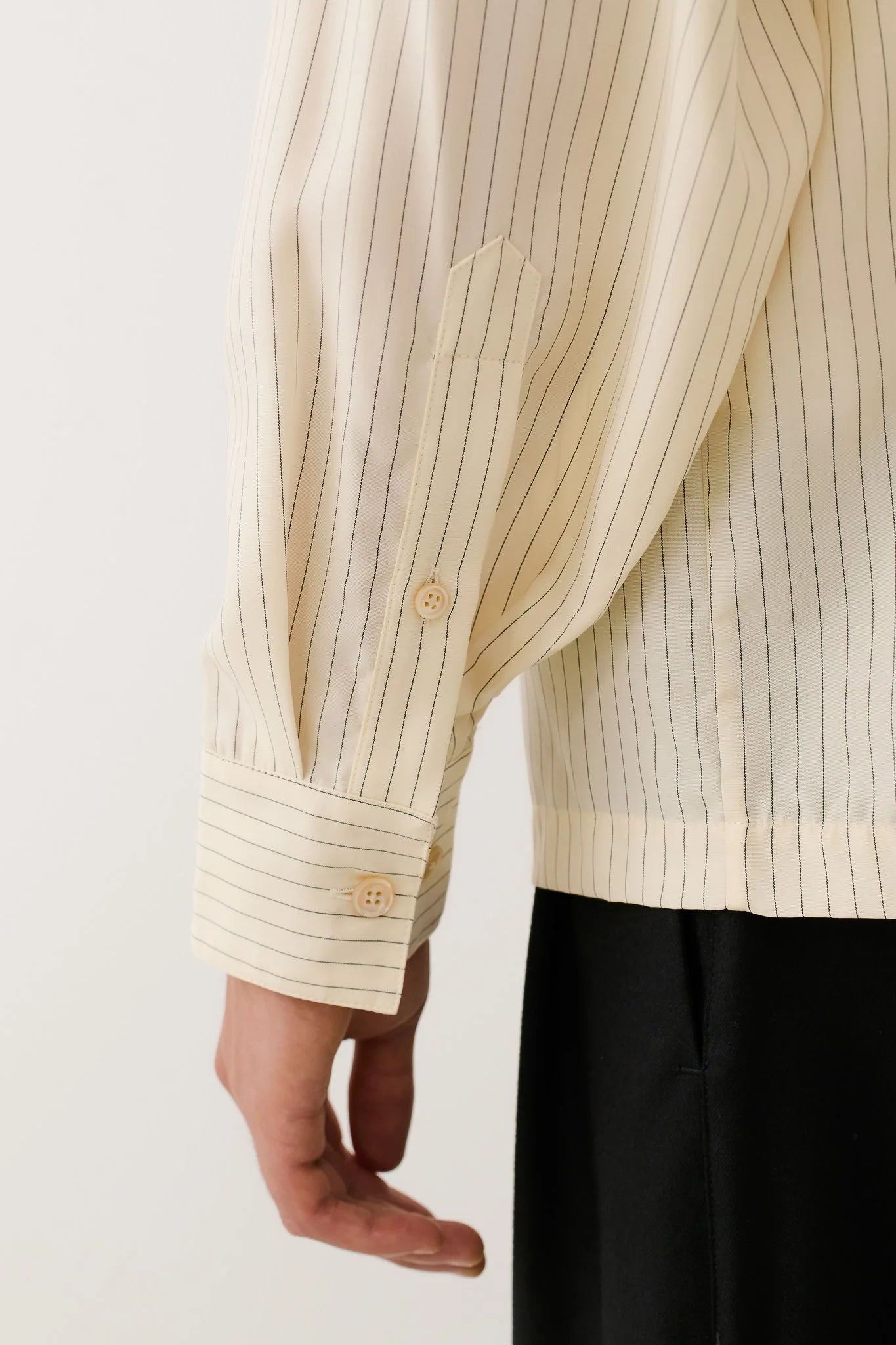 Rumba Shirt Cream Black Pinstripe_5