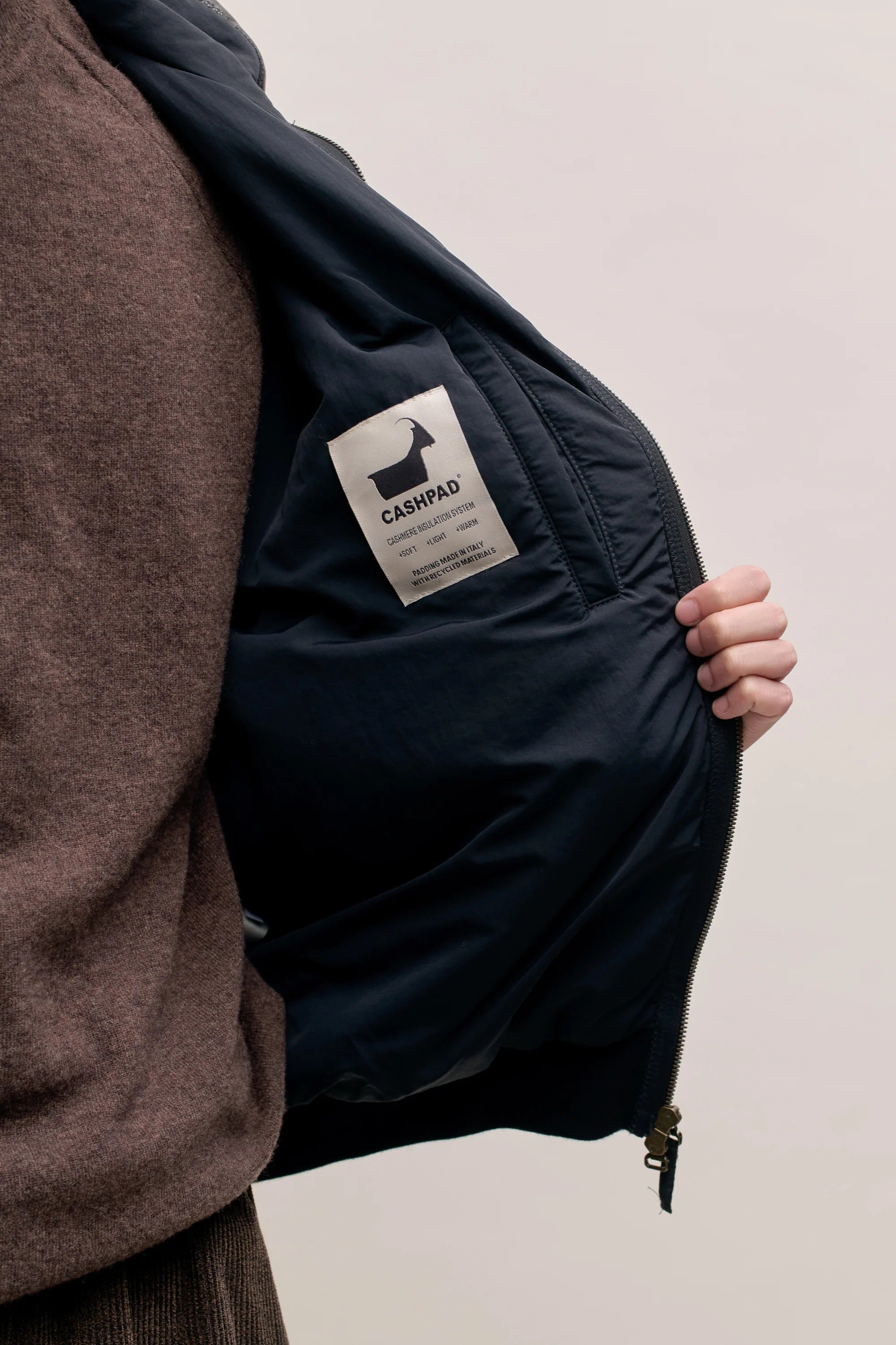 Yul Jacket Deep Black_4