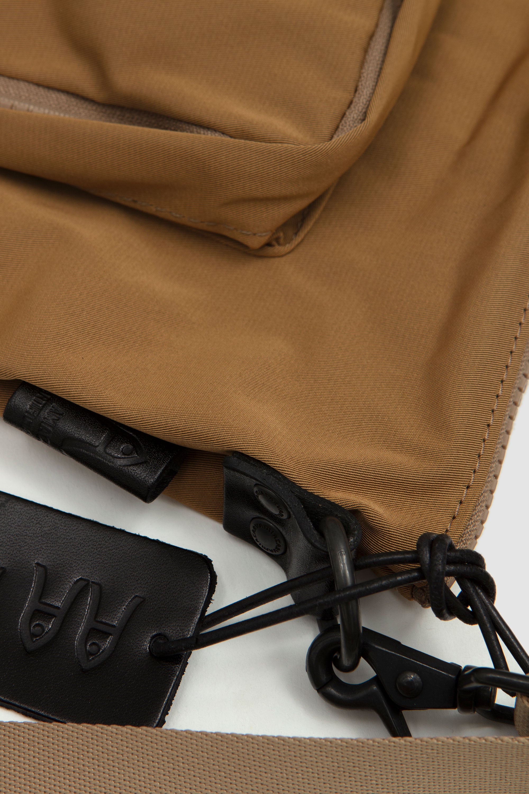 Gabardine Bodybag Beige