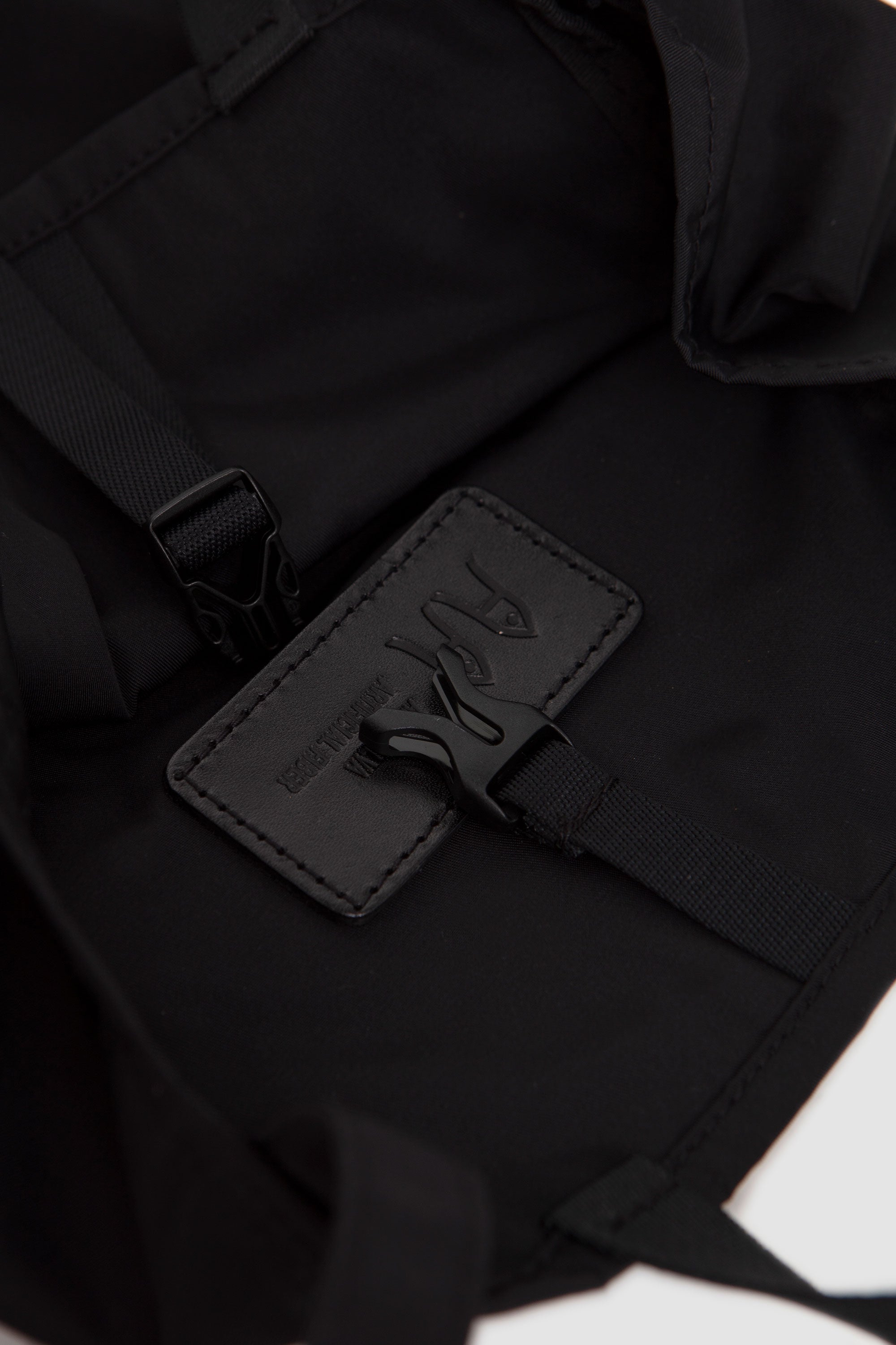 Gabardine Zippy Tote (M) Black_4