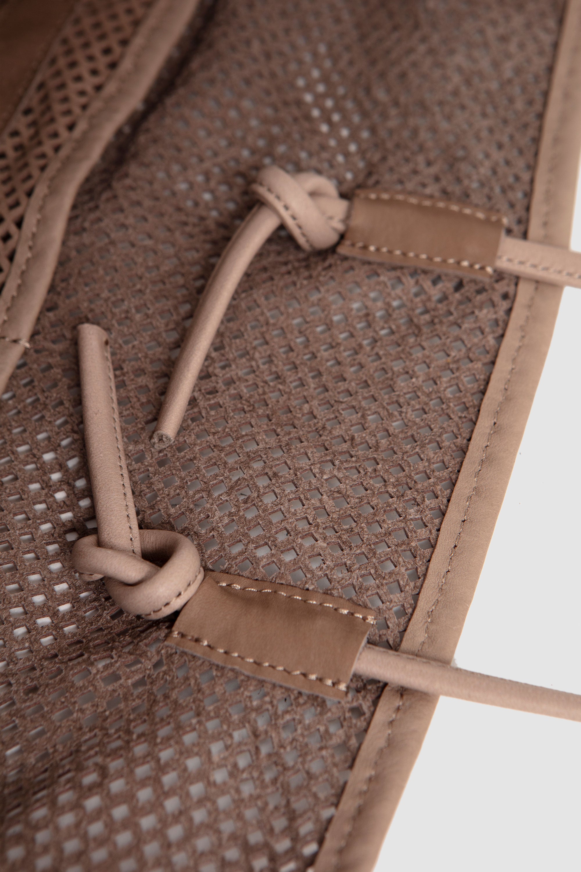 Washed Leather Mesh Tote (L) Beige_3