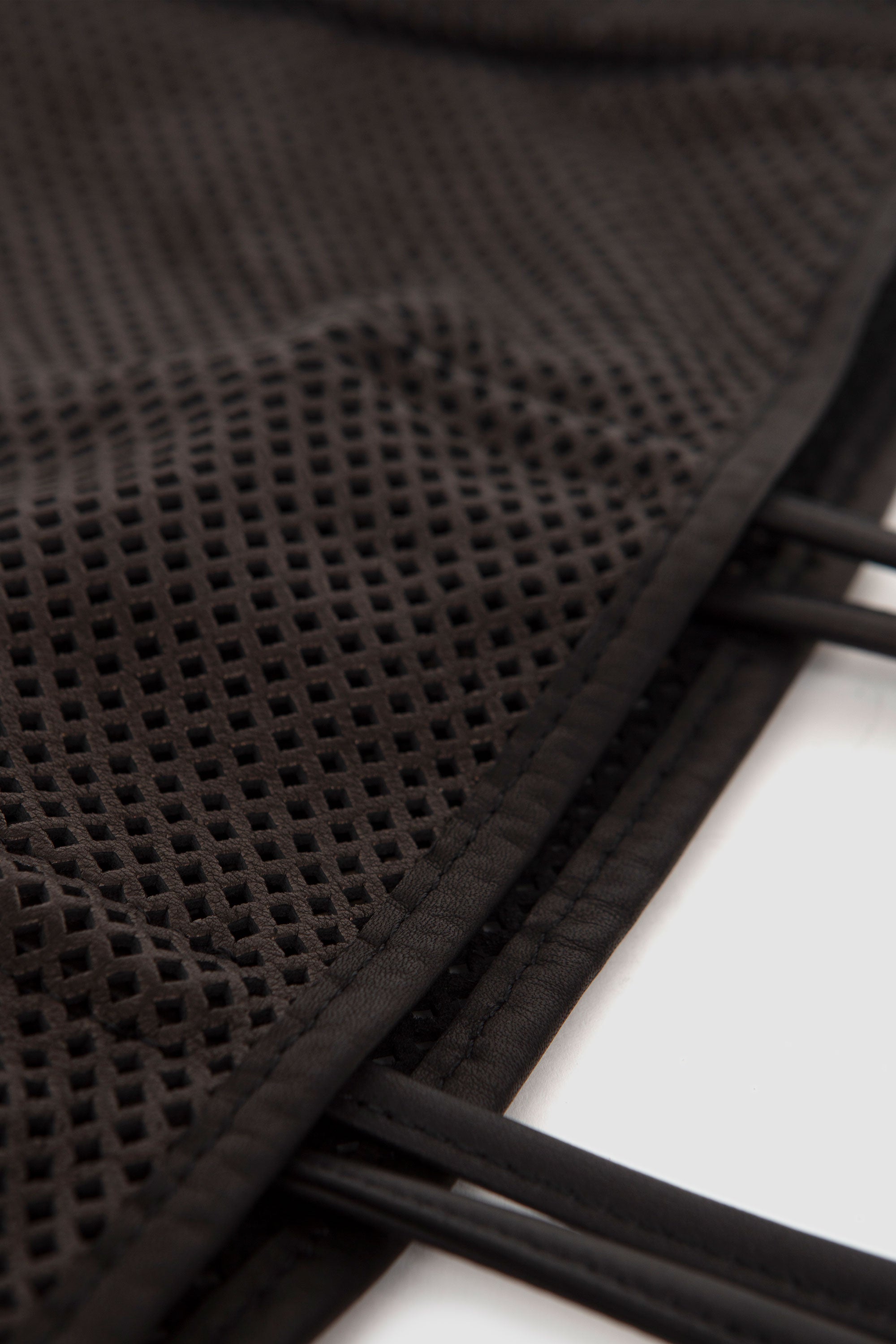 Washed Leather Mesh Tote (L) Black_2