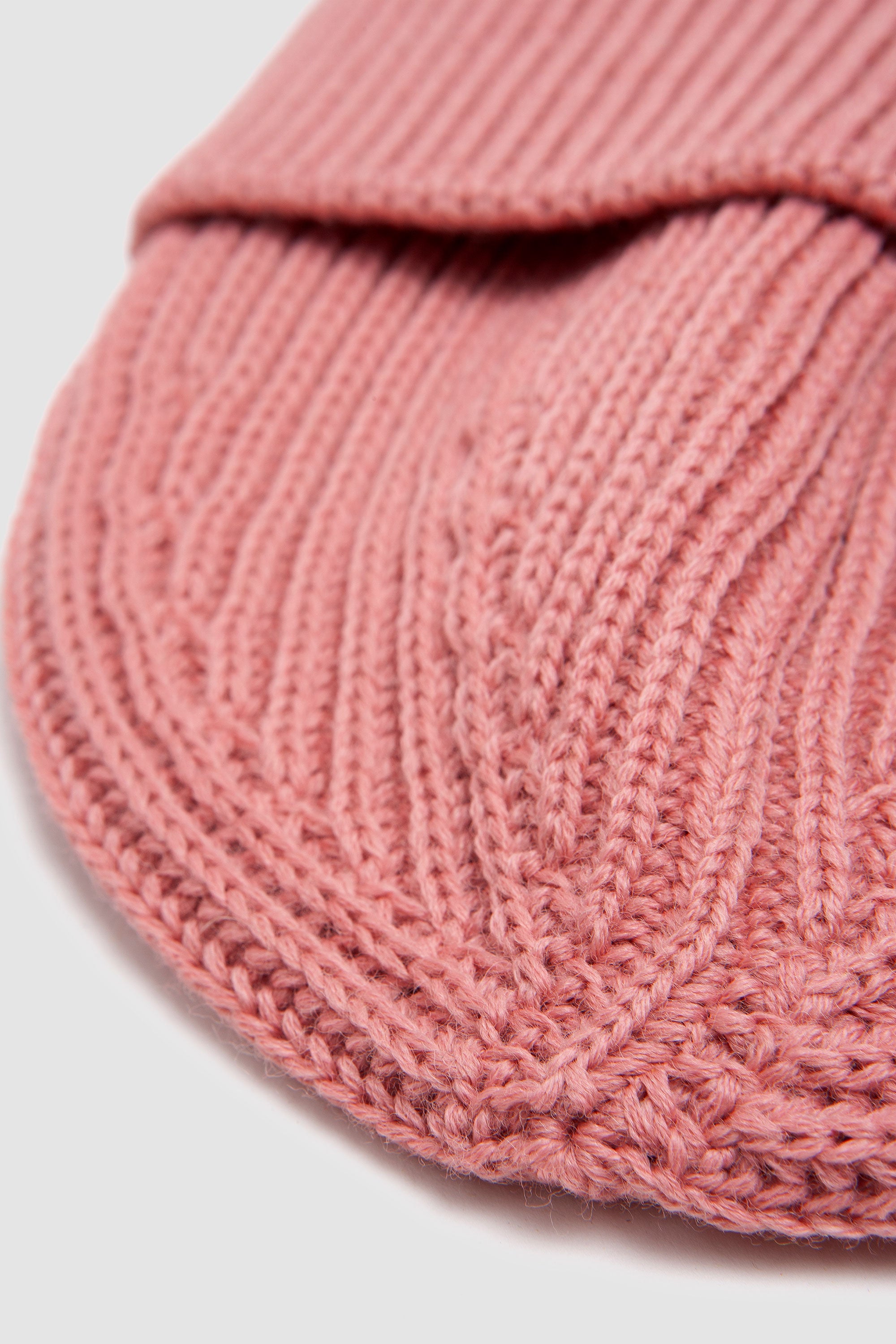 Beanie Short Lyserod