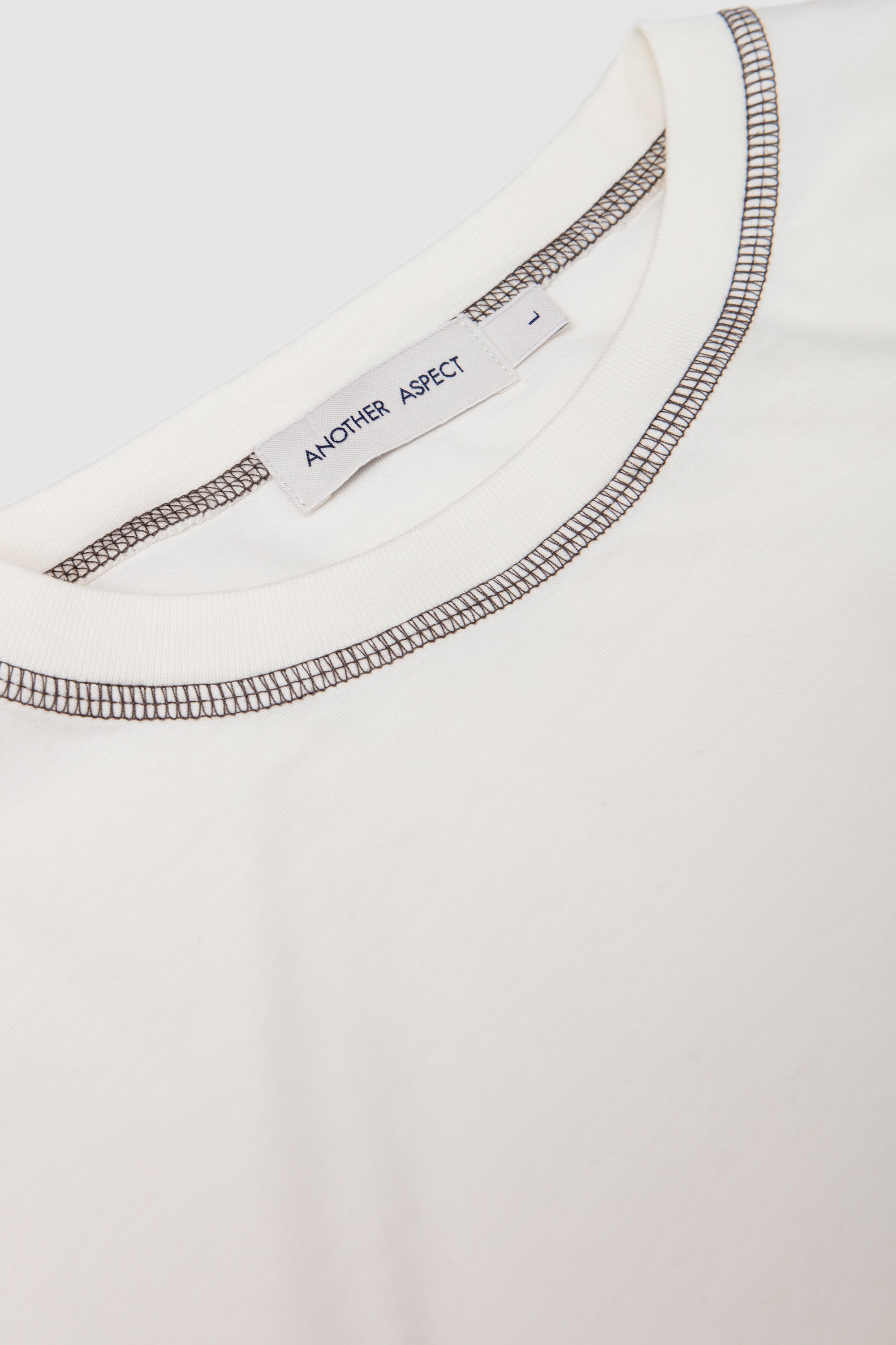 Another T-Shirt 3.0 White/ Brown