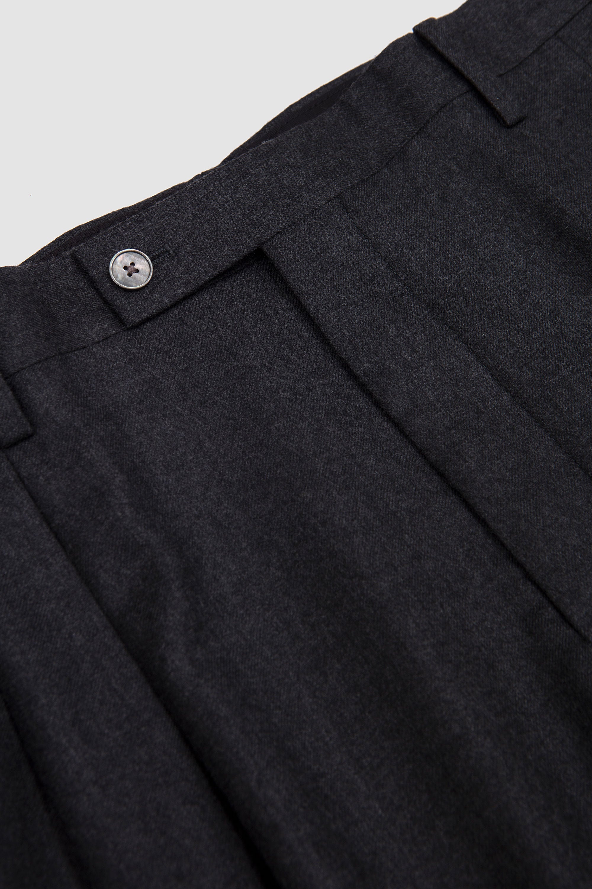 Superlight Wool 2Tuck Slacks Top Charcoal