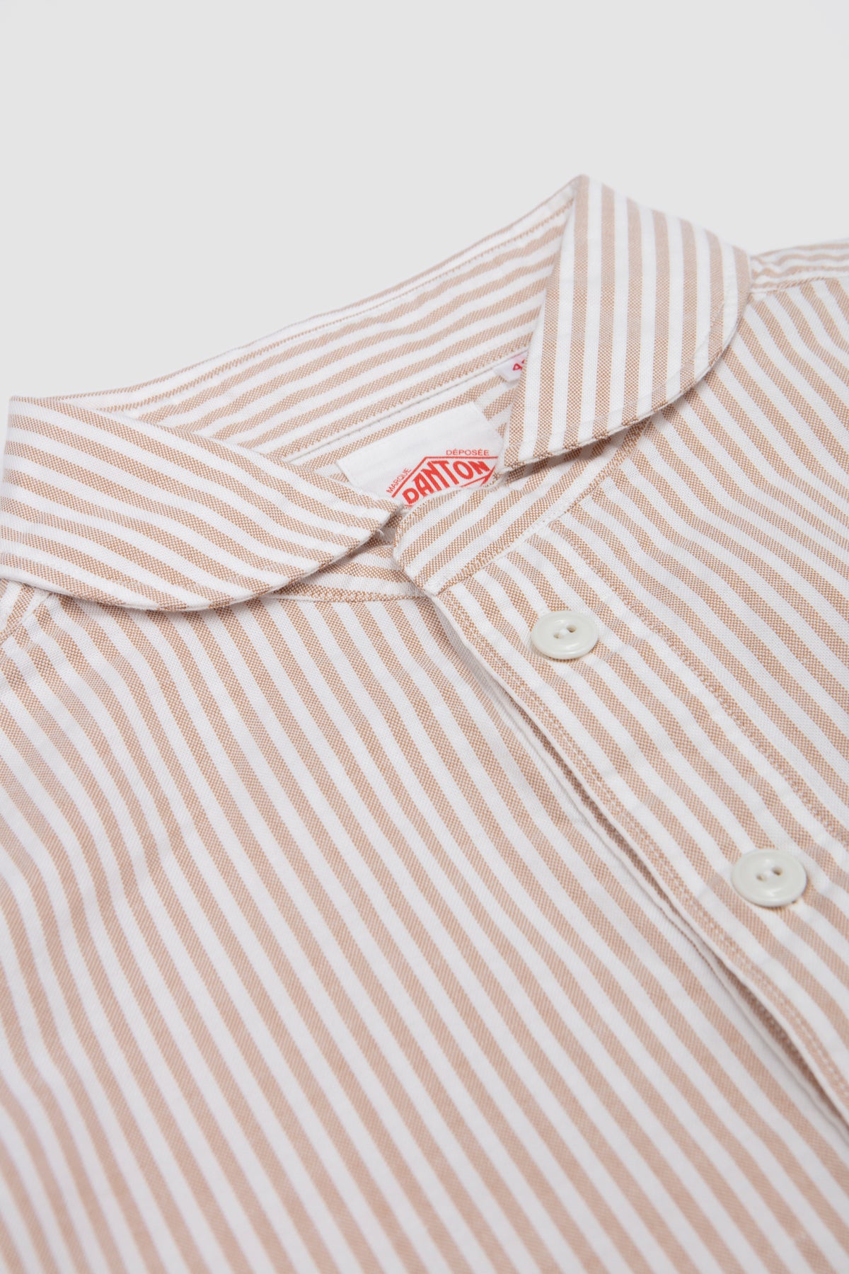 Round Collar Shirt Plaid Oxford Beige/ White Stripe