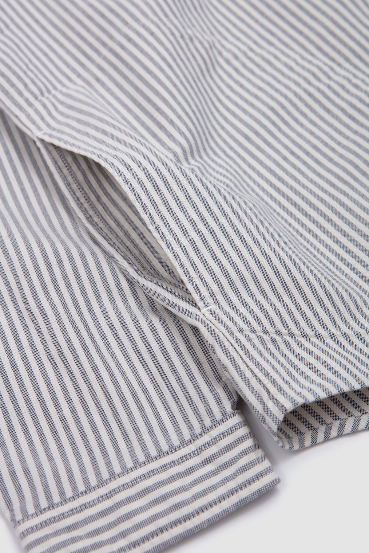 Round Collar Shirt Plaid Oxford Navy/ Ecru Stripe