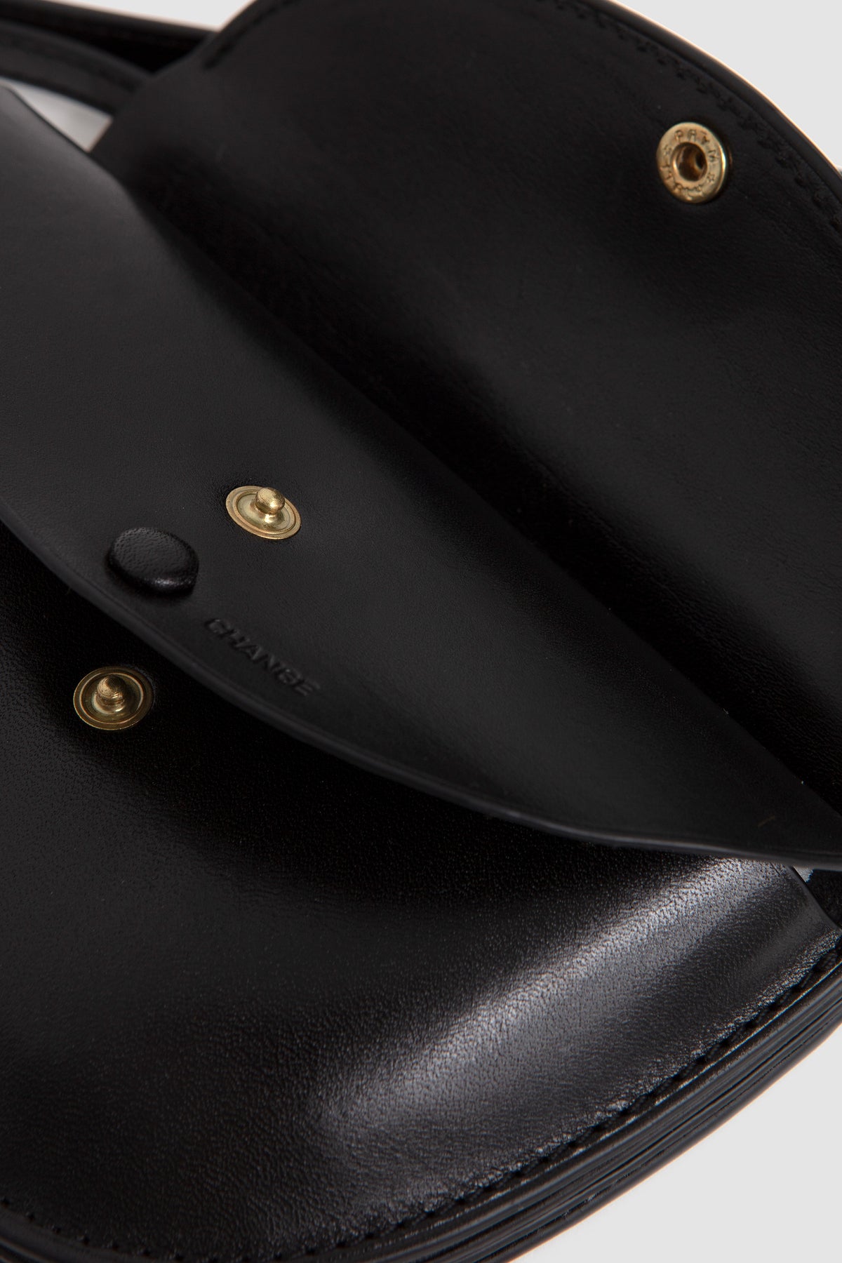 Round Wallet Mid Pouch Black