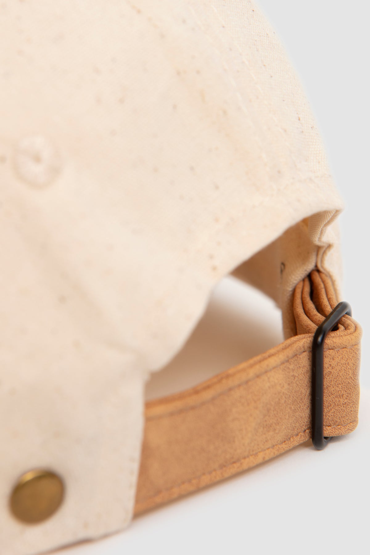 Parrafin 2Tone 3Panel Cap Off_4