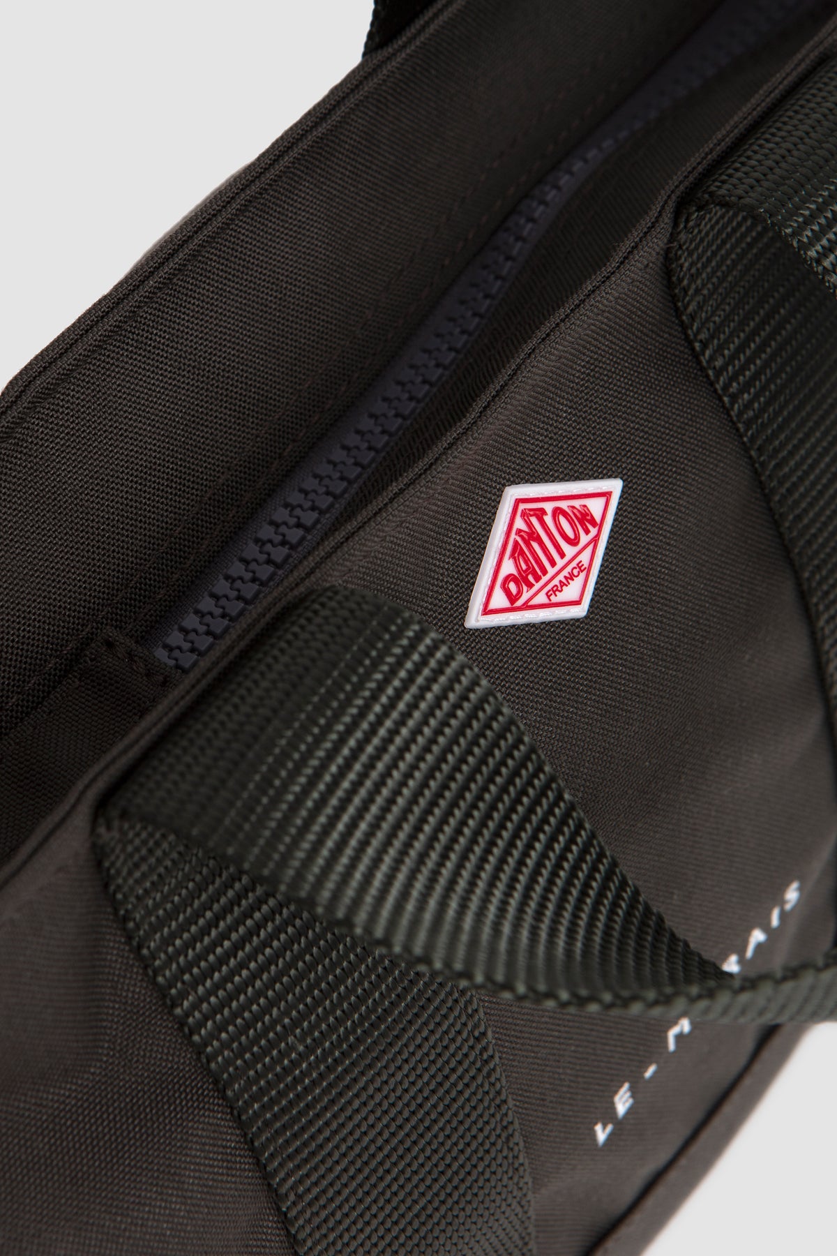 Le-Marais Dark Grey/ White