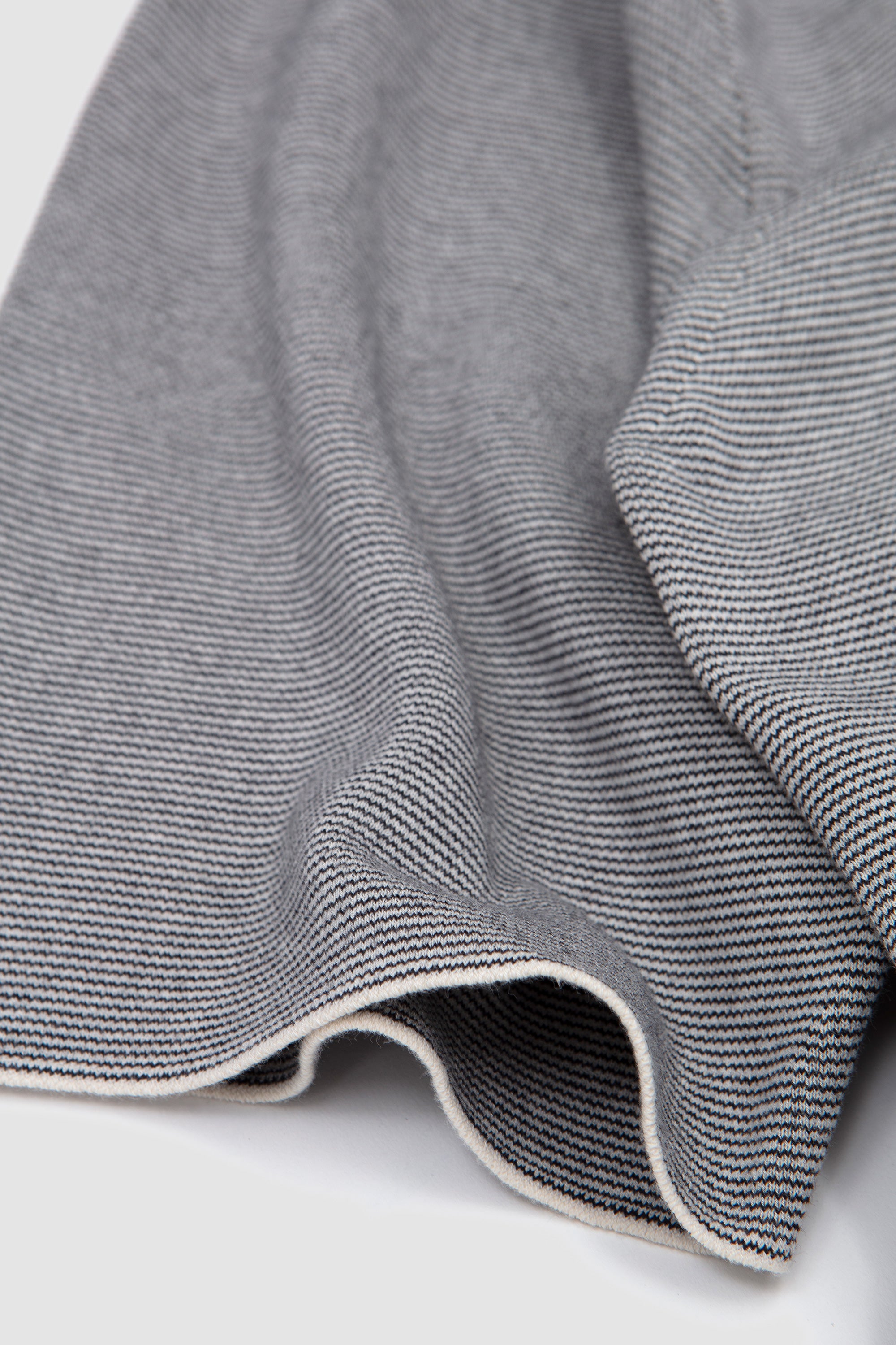 32G Smooth Knit T-Shirt Ivory/ Black