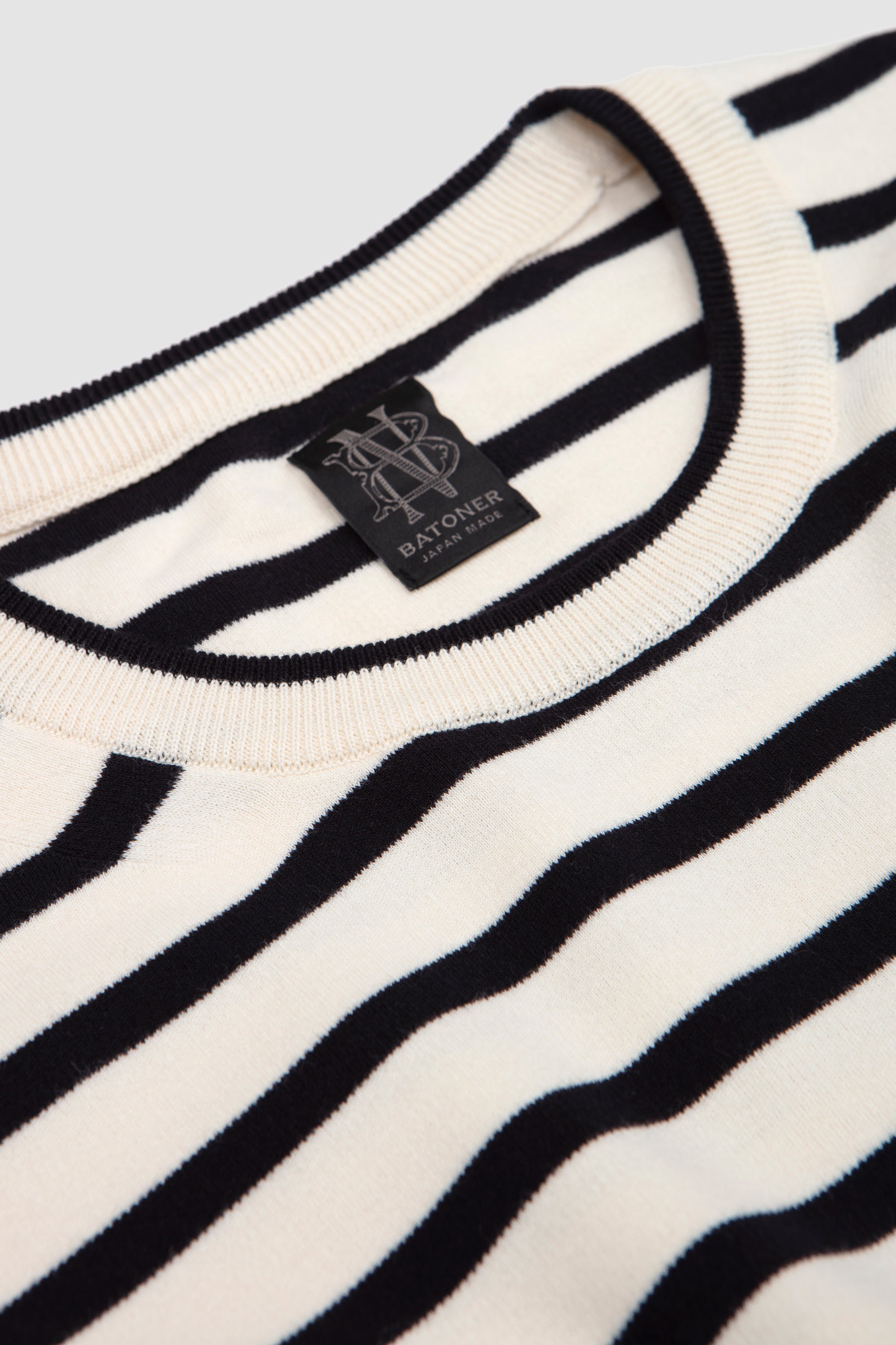 32G Smooth Knit T-Shirt Ivory/ Black