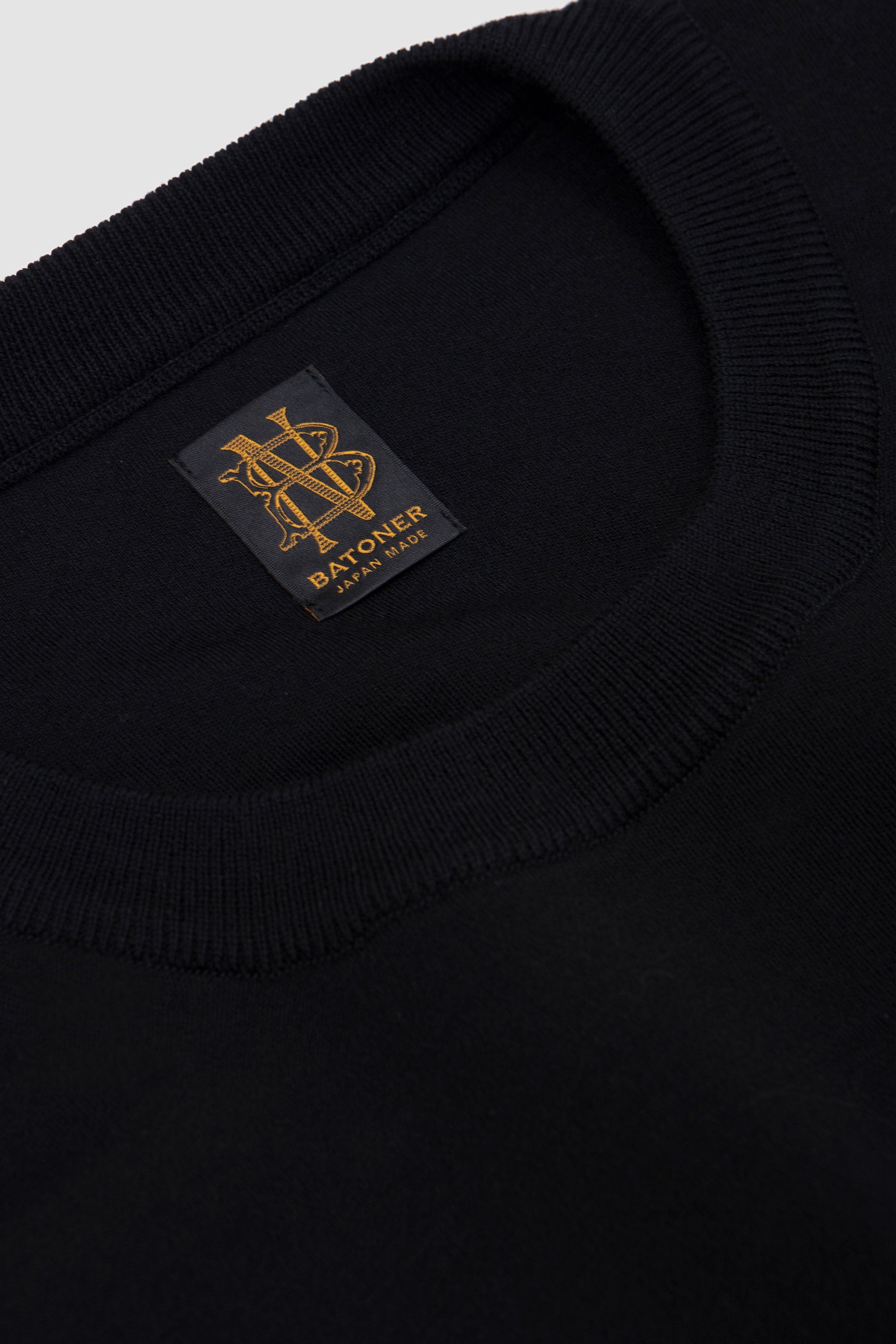 35G Wool Smooth Crew Neck Black