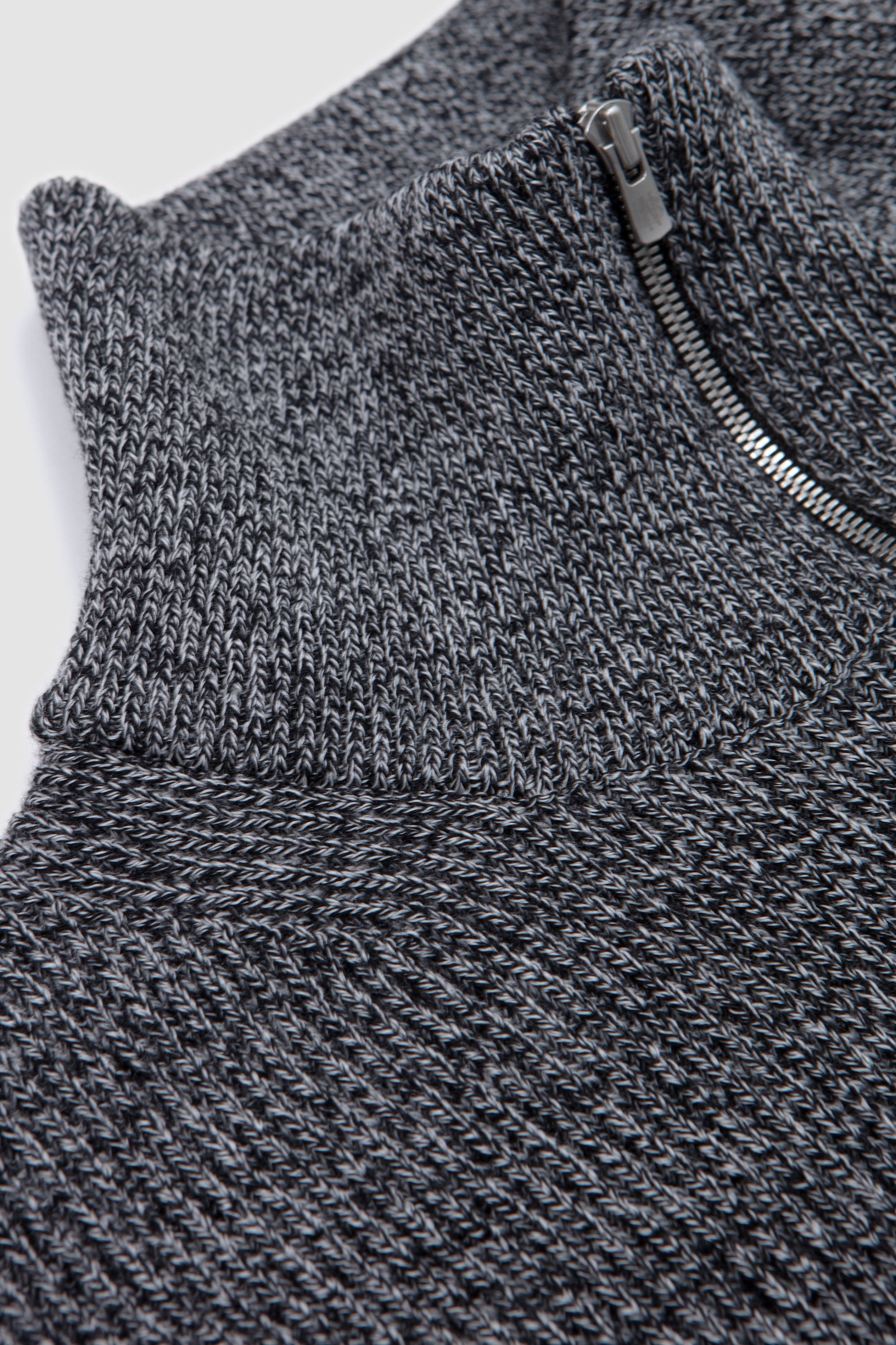 SPORTIVO [Solid wool rib half zip ivory/ black]