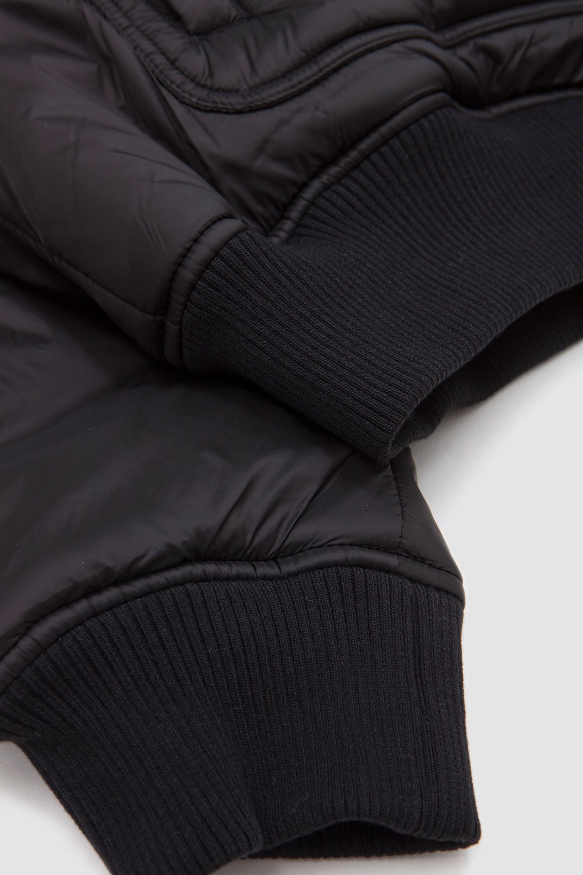 Space Bomber Cire Black_3