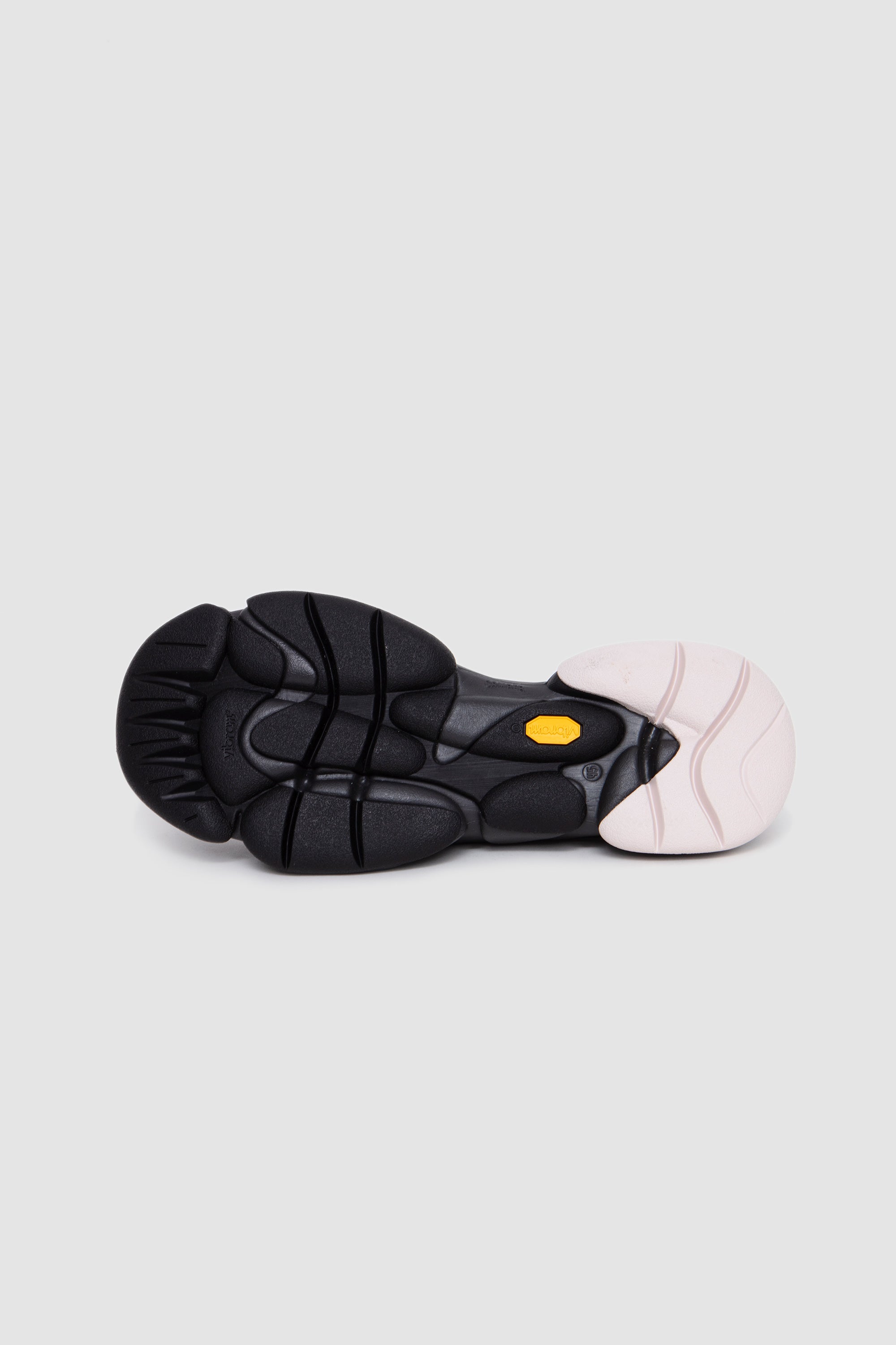 X ISSEY MIYAKE Karst Finch Black_10