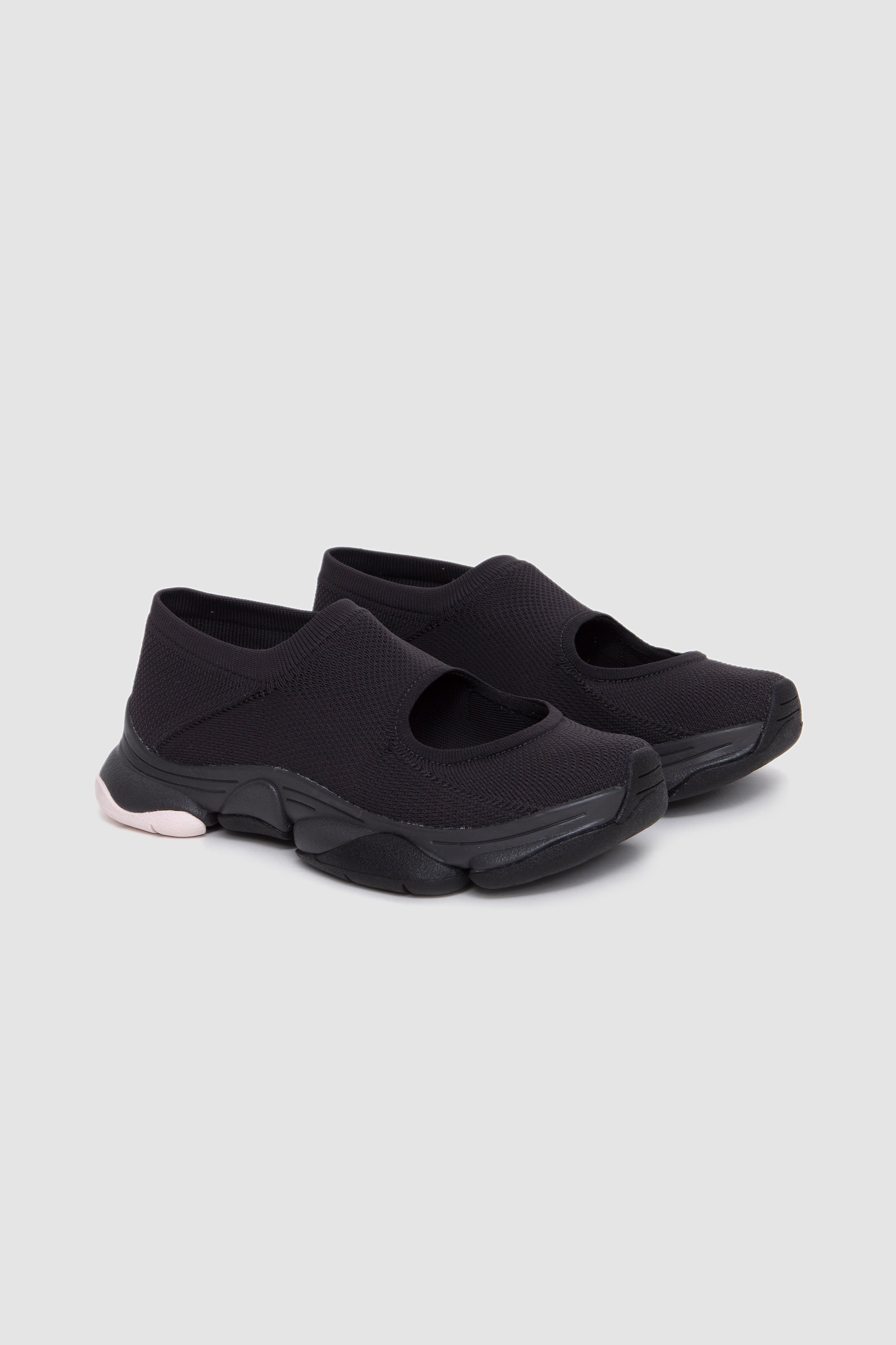 SPORTIVO [X issey miyake karst finch black]