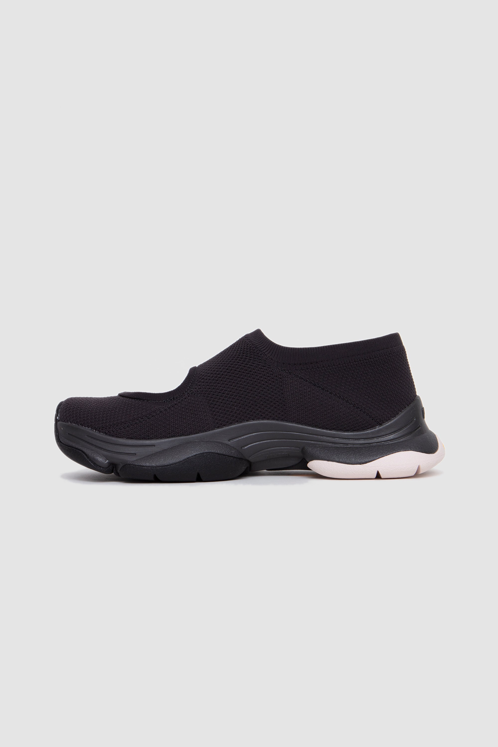 X ISSEY MIYAKE Karst Finch Black_5
