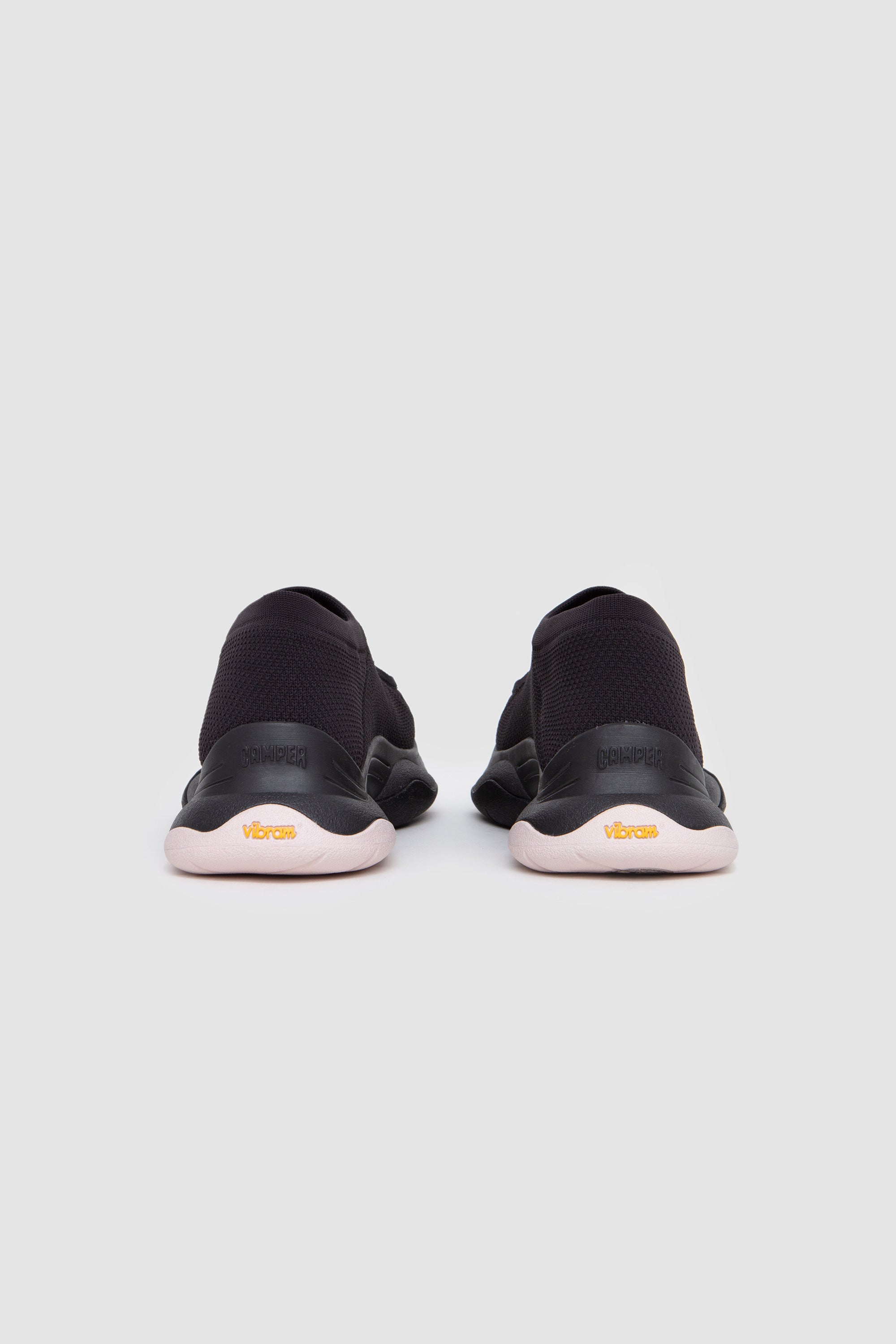 X ISSEY MIYAKE Karst Finch Black_9