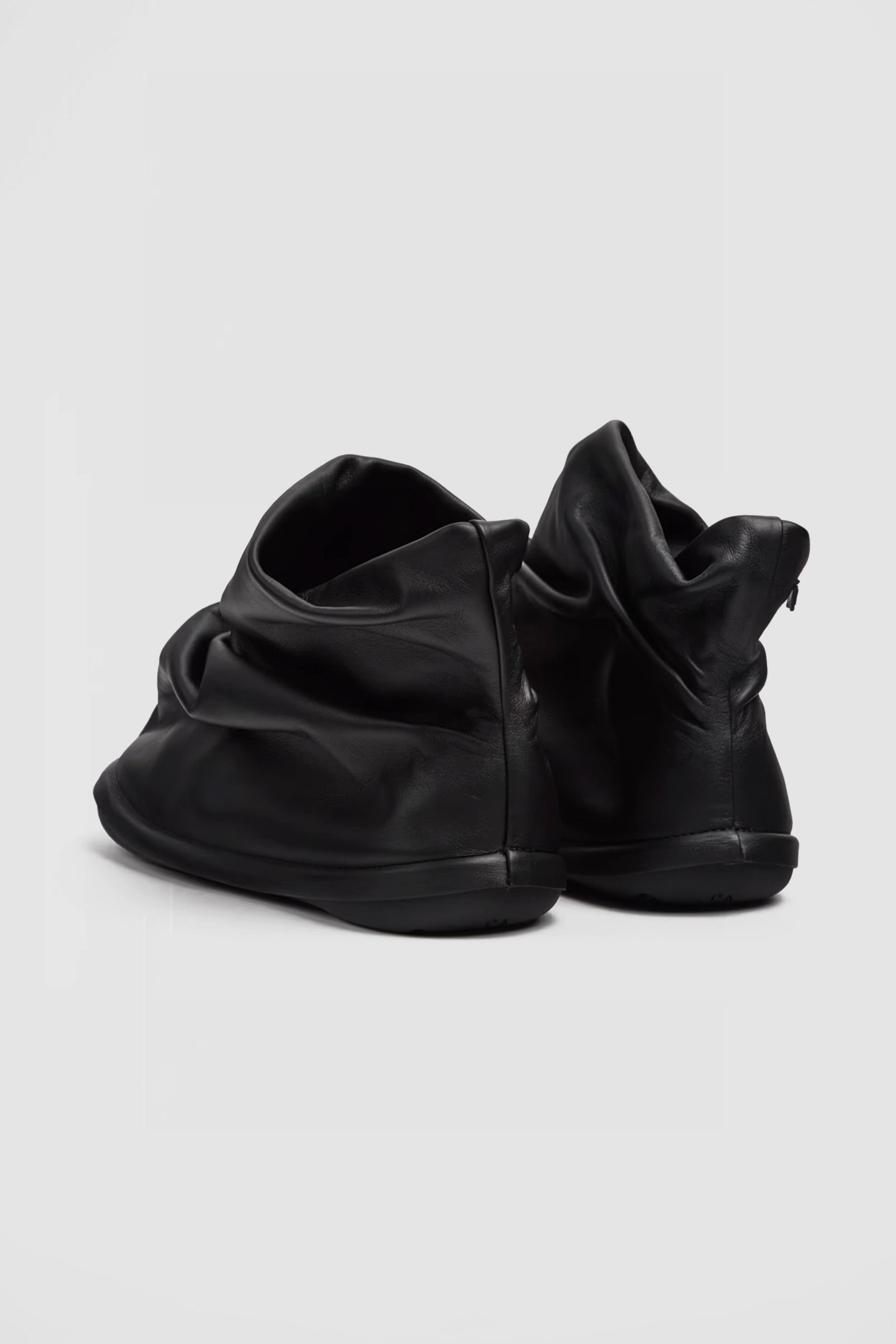 X ISSEY MIYAKE Peu Form Boots Black_2