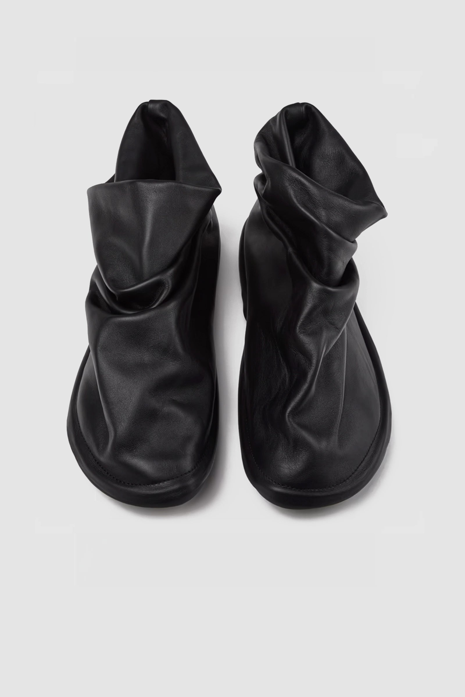 X ISSEY MIYAKE Peu Form Boots Black_4