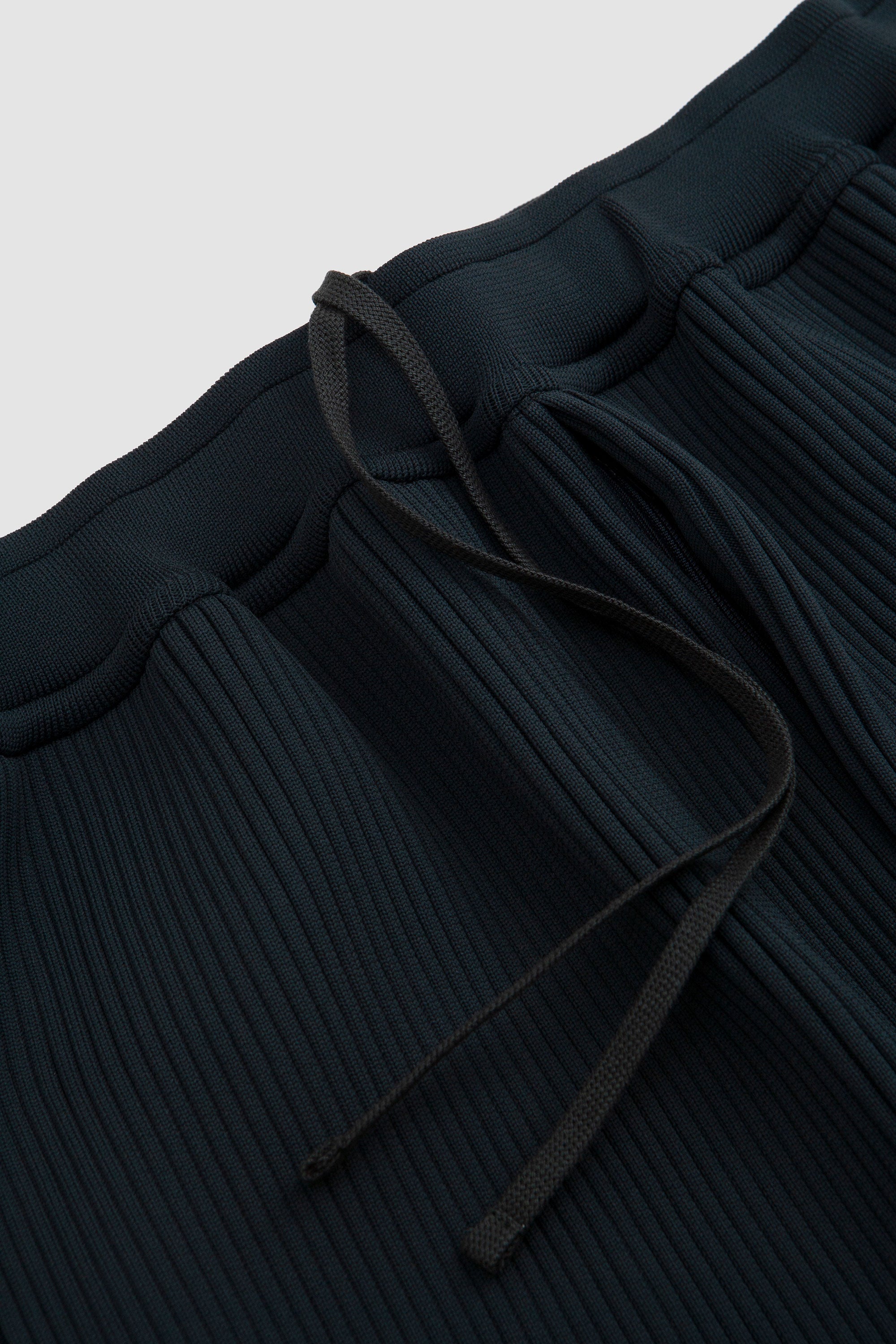 SPORTIVO [Fluted tapered pants shadow gray]