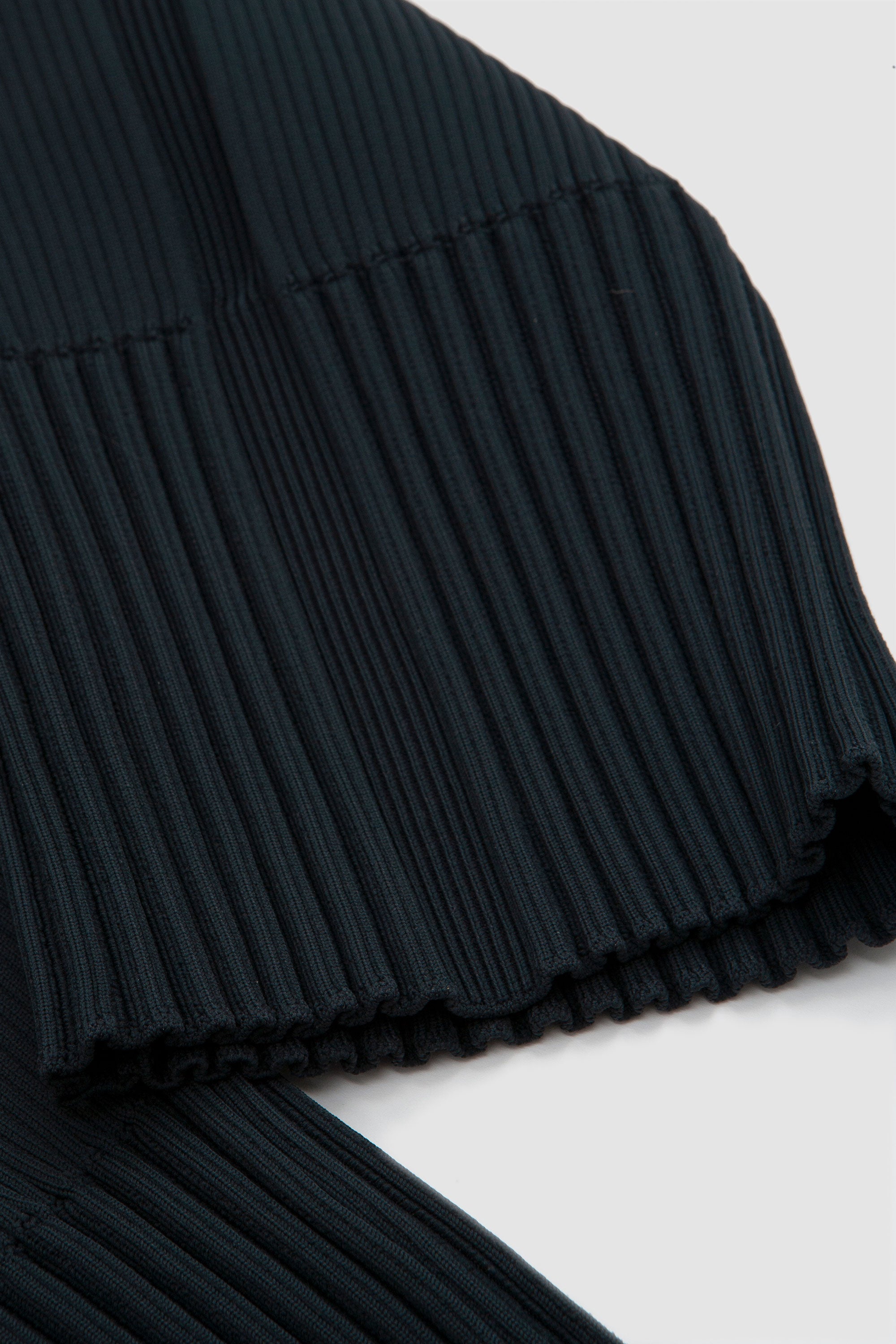 パンツ CFCL FLUTED TAPERED PANTS FLUTED TAPERED PANTS