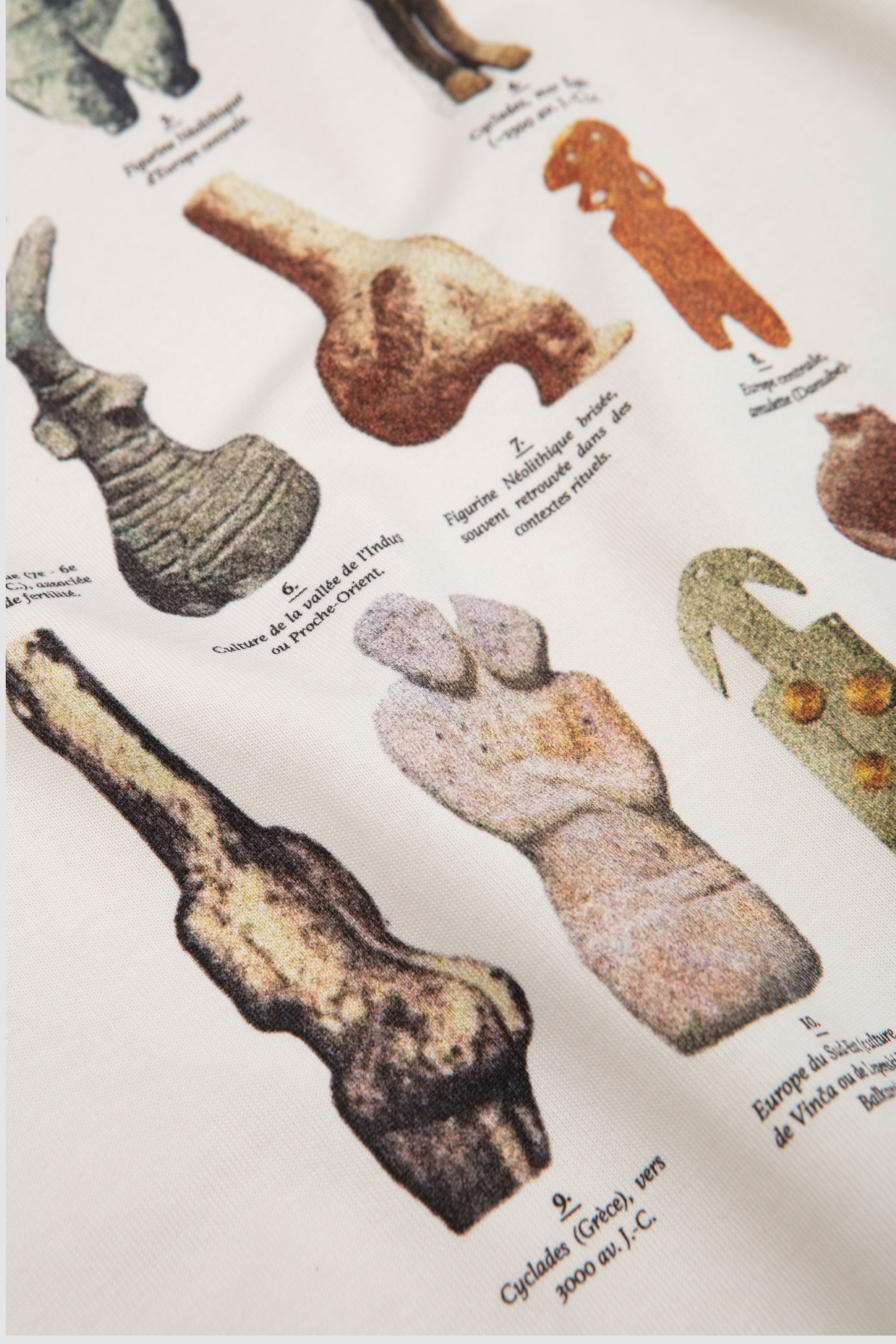 Essential T-Shirt Ancient Figurines_2
