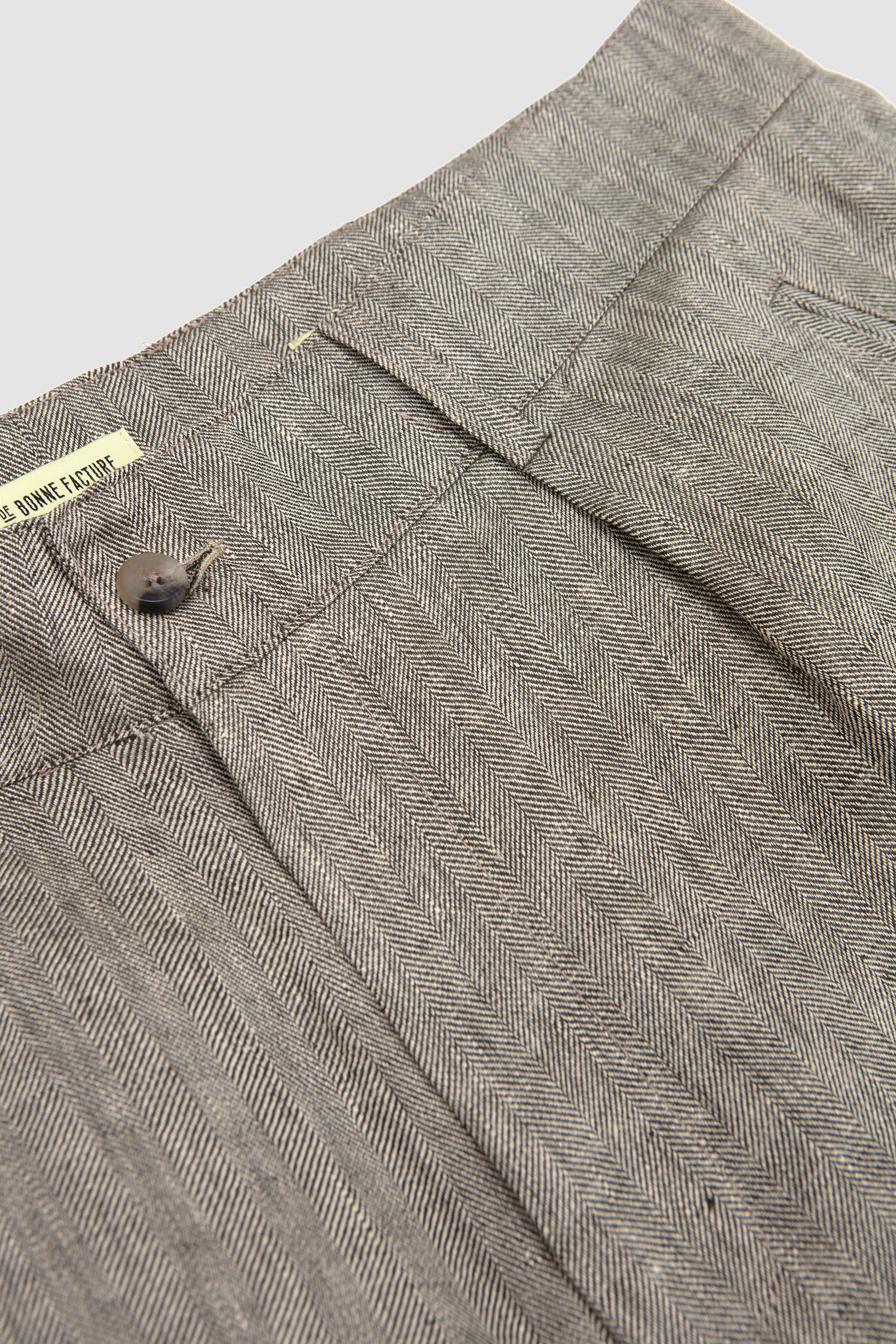 Naturalist Shorts Khaki/ Ecru_2