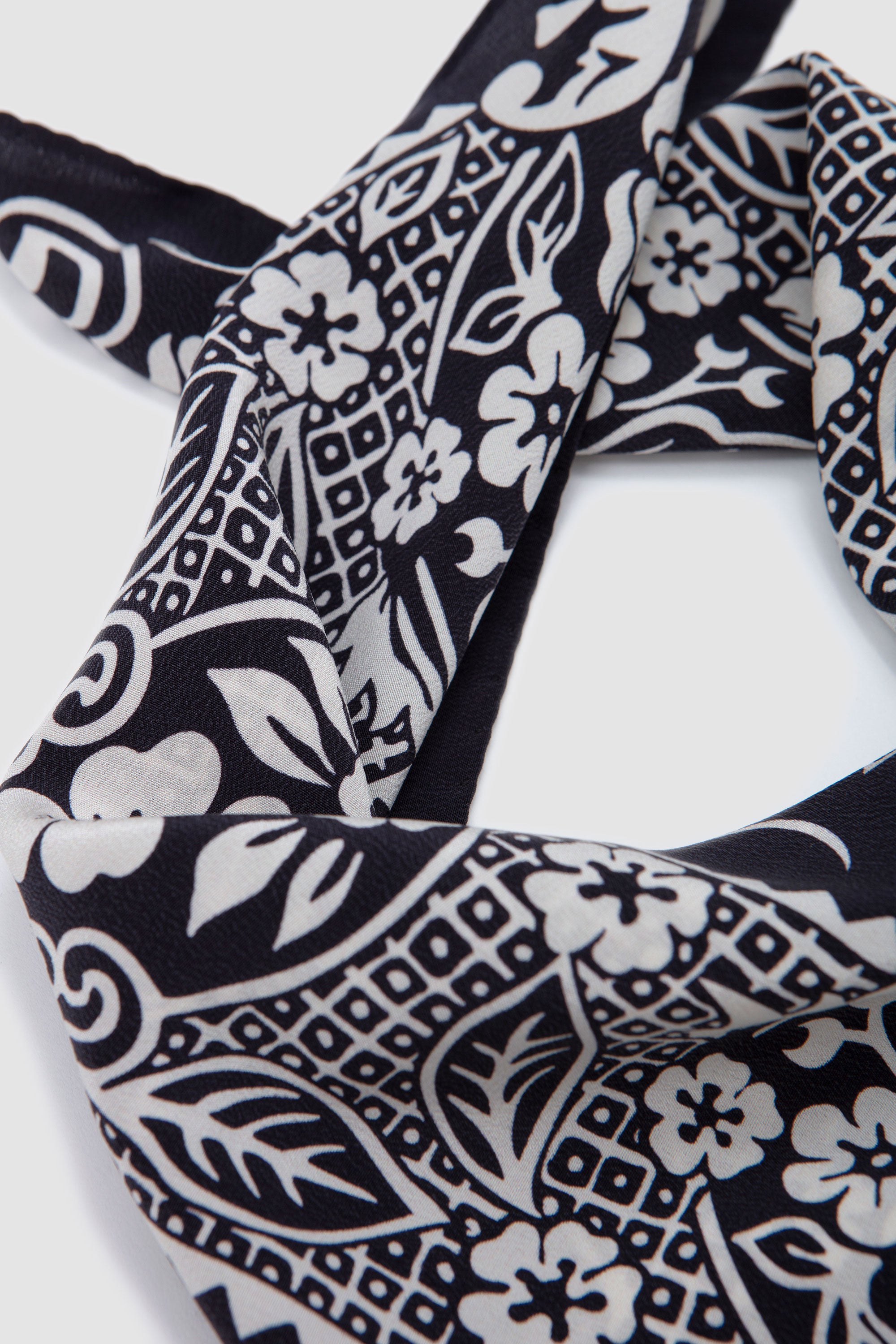 Cockerel Pocket Square Navy_4