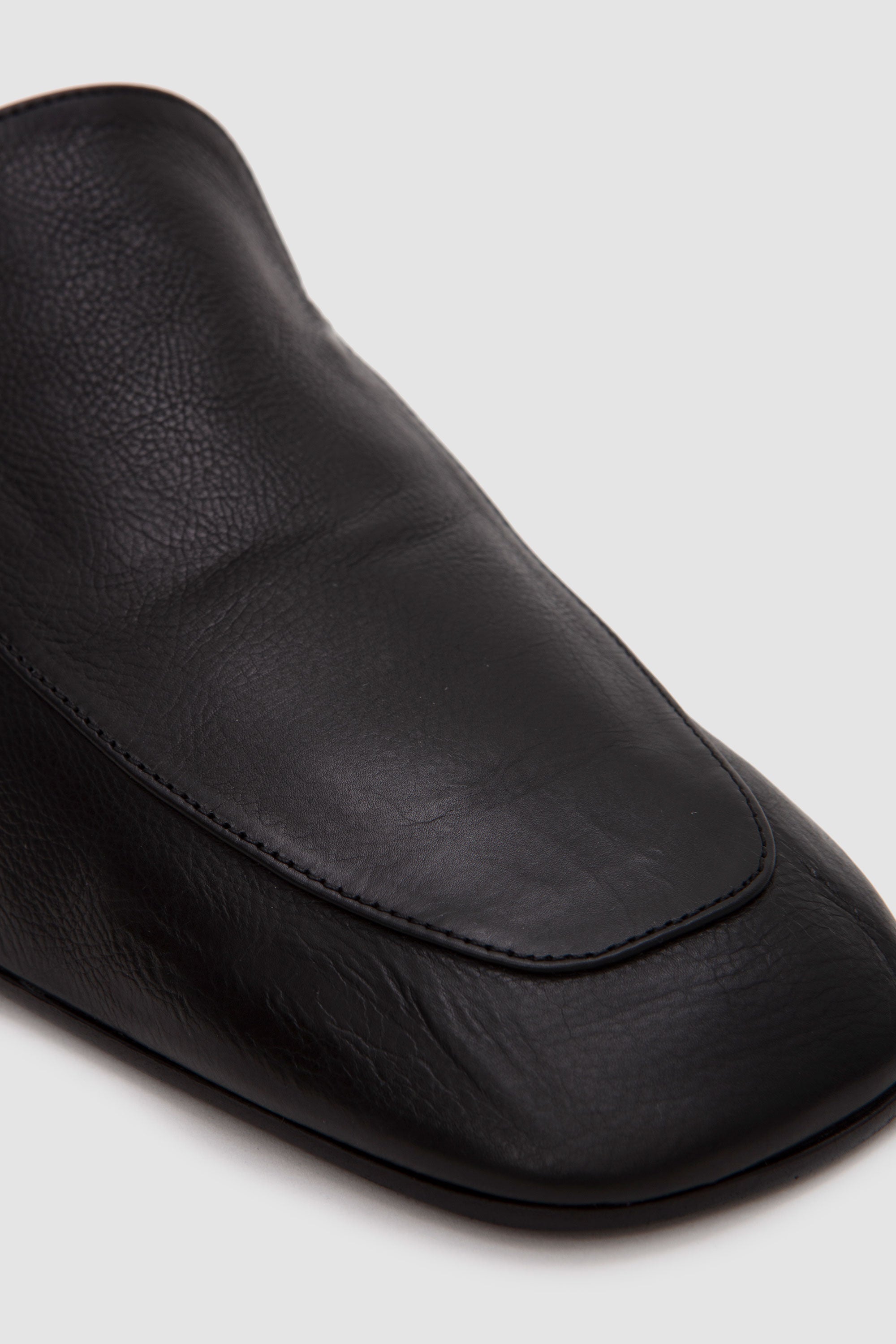 Leather Slip-On Shoes Black_5
