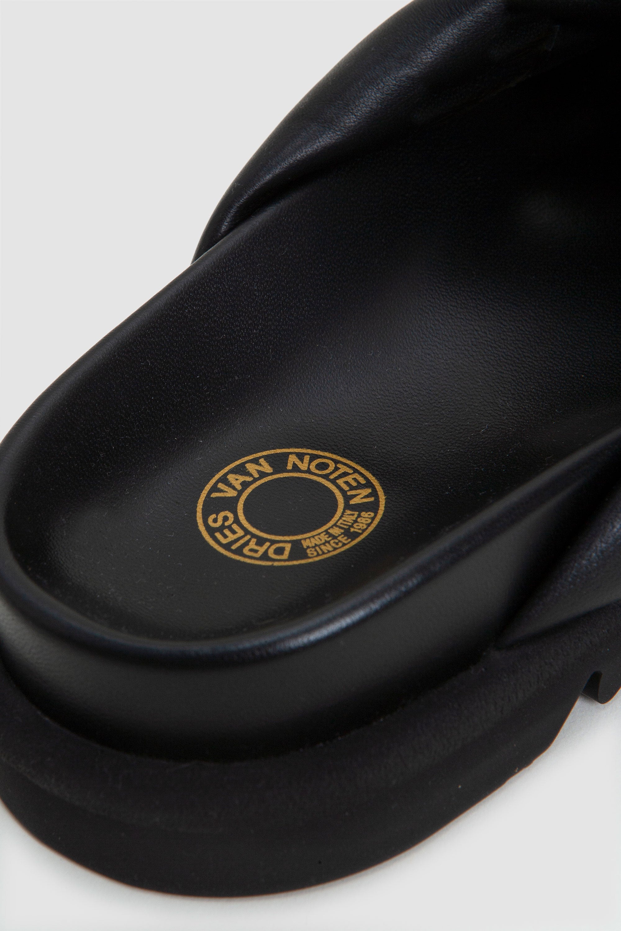 Padded Leather Braid Sandals Black_5