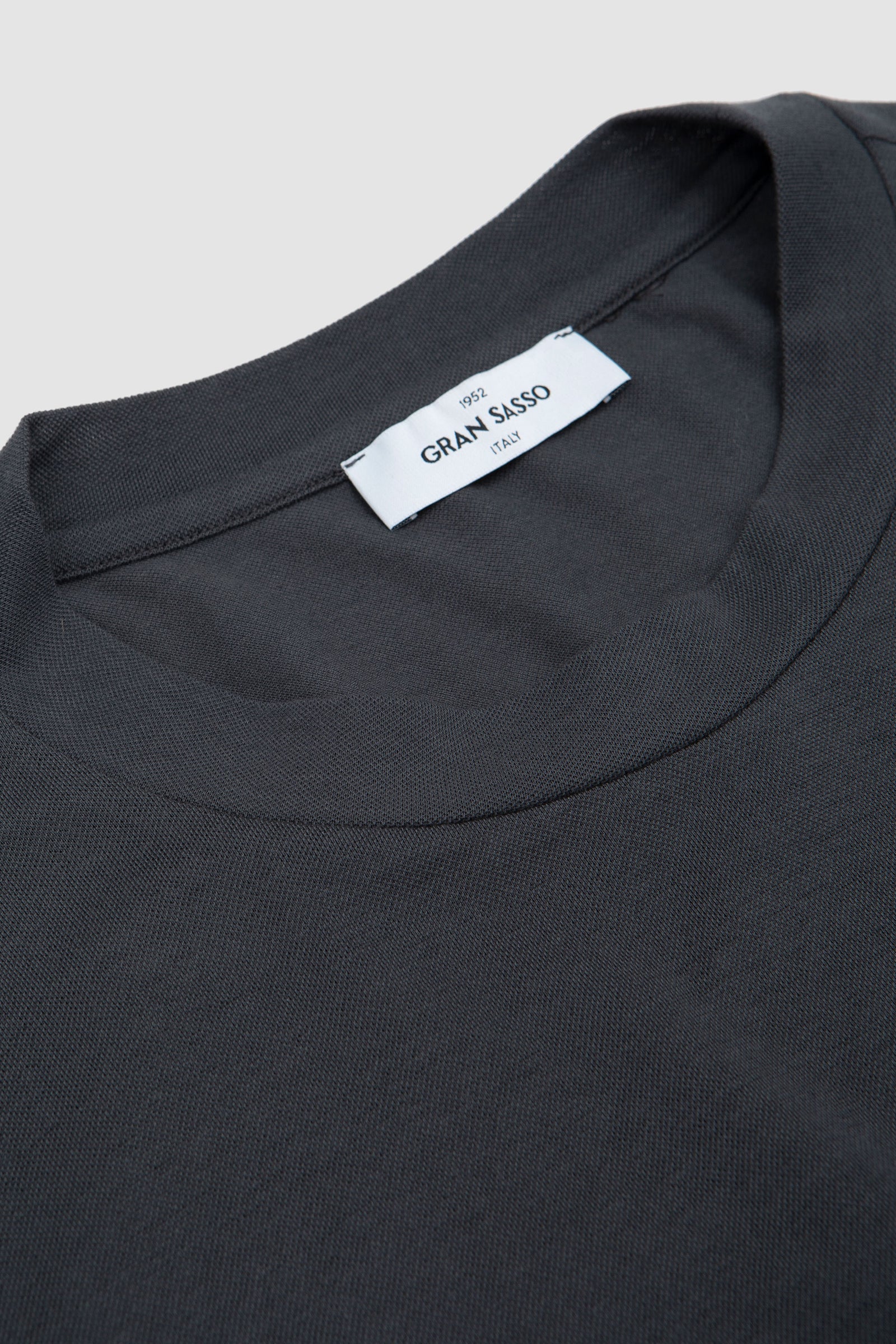 SPORTIVO STORE_Crewneck T-Shirt Dark Grey_3