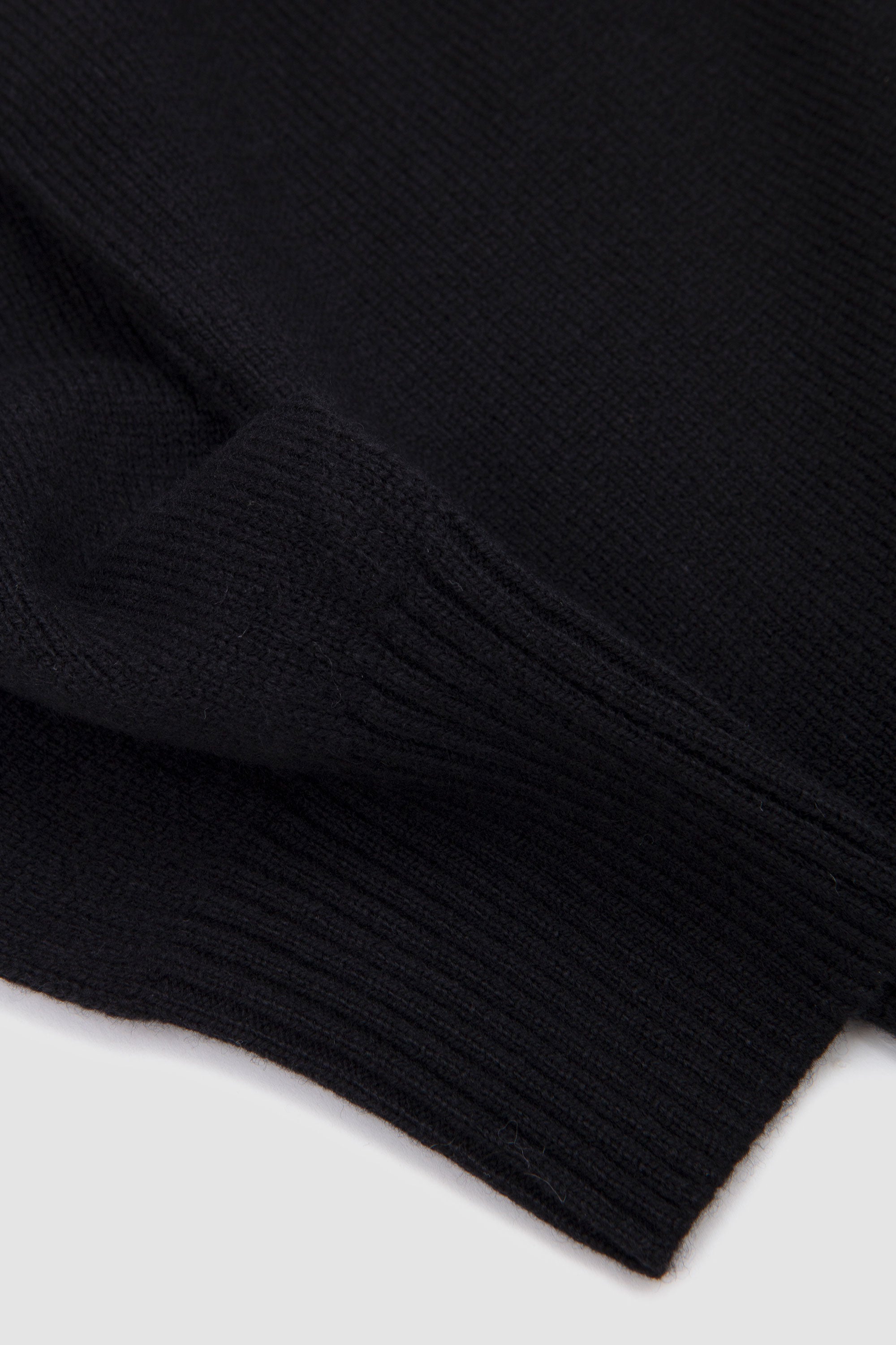 Super Geelong V Cardigan Black