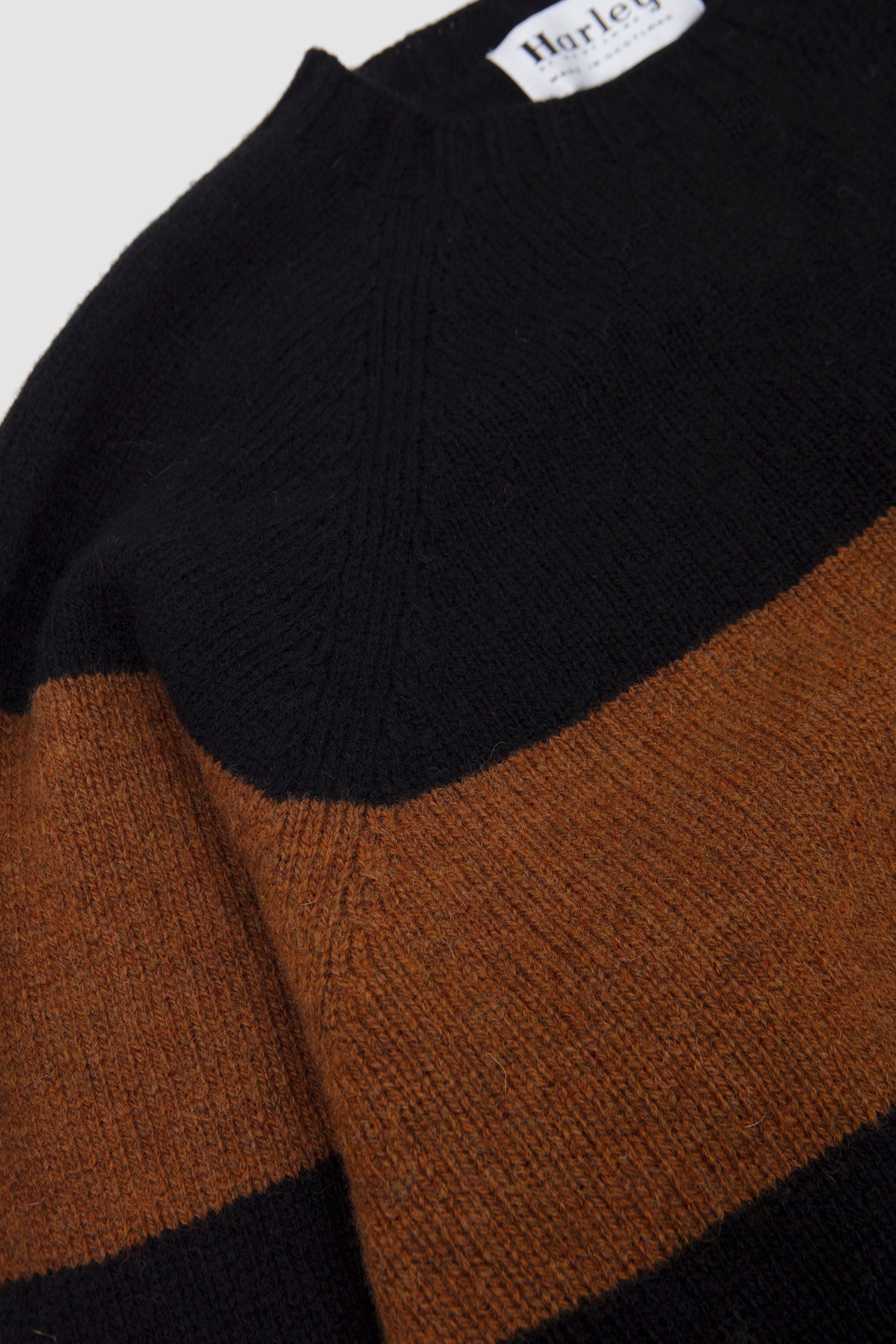 Block Stripe Crew Neck Sweater Black/ Walnut