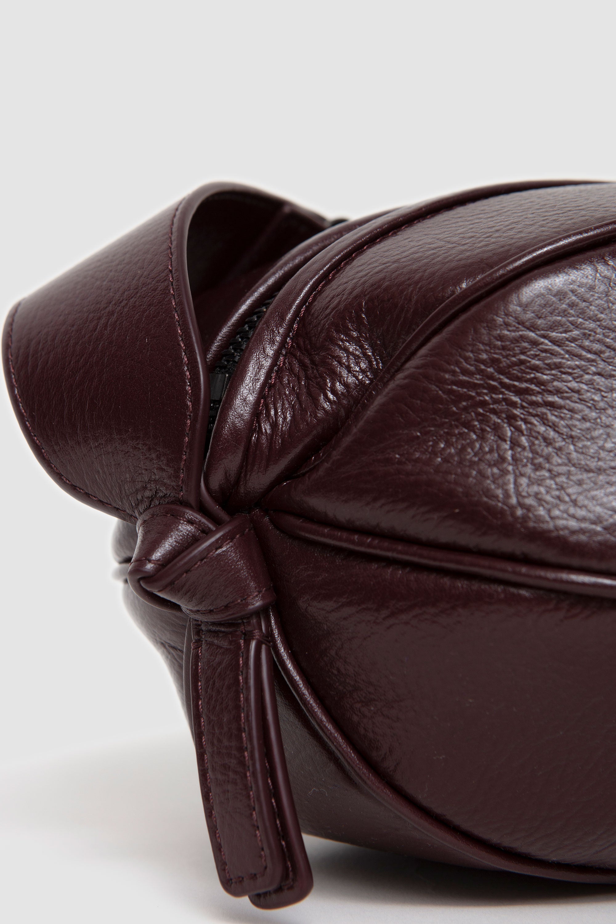 Boya L Distressed Bag Burgundy_3