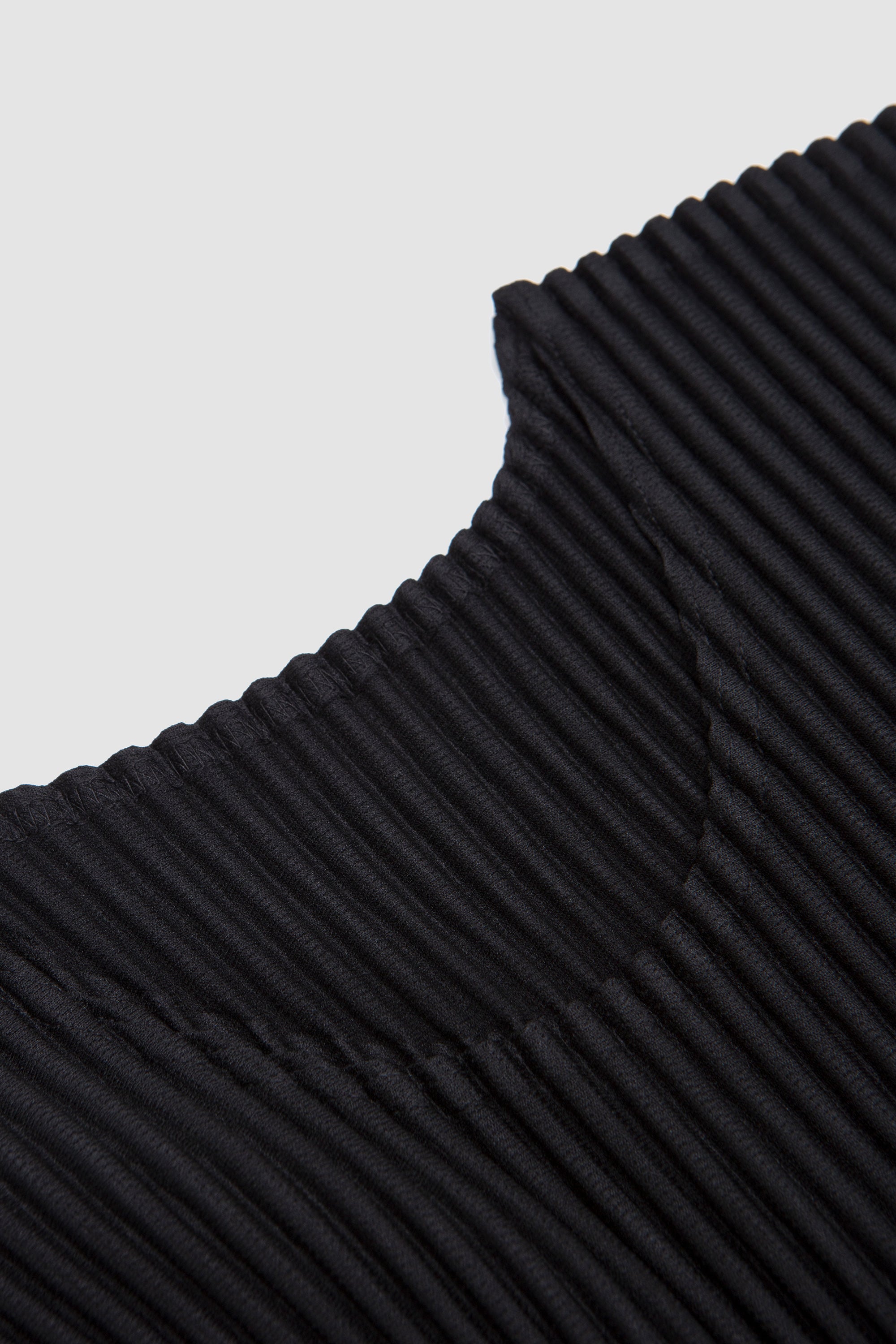 Basics T-Shirt Black_2