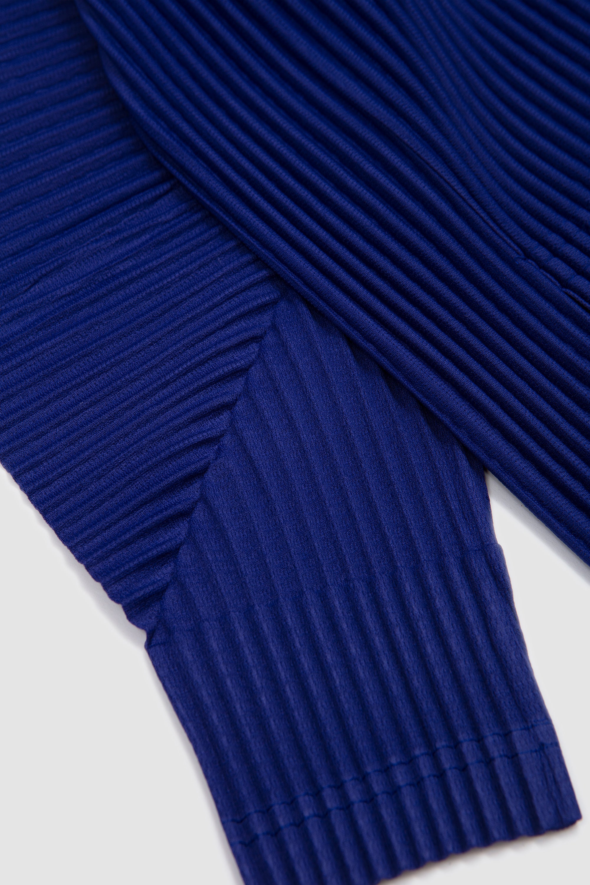 Monthly Colors : February Blouson Buoy Blue_3