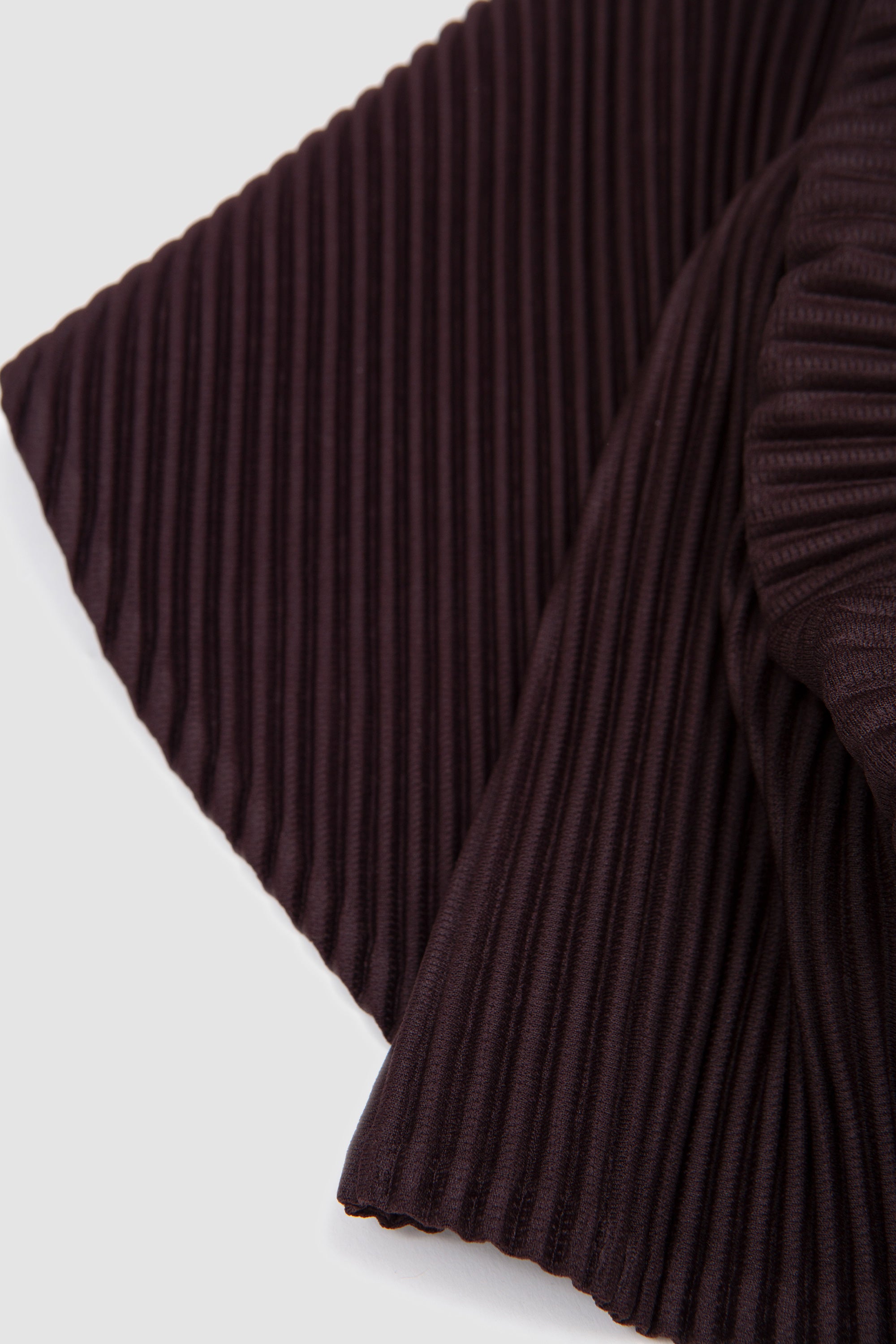 SPORTIVO [Monthly colors: january t-shirt eggplant black]