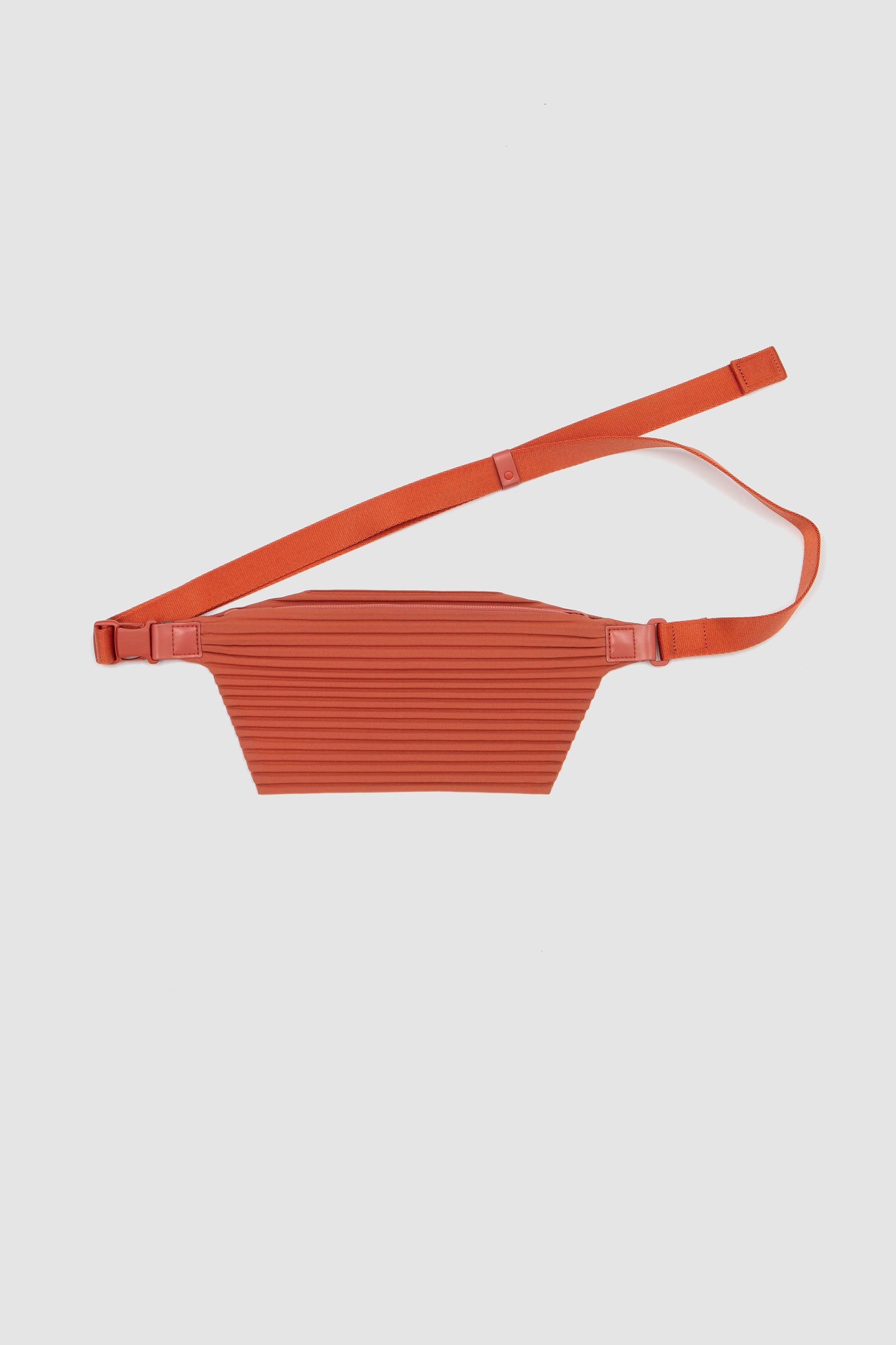 Pleats Slim Bag Shade Vermillon_1