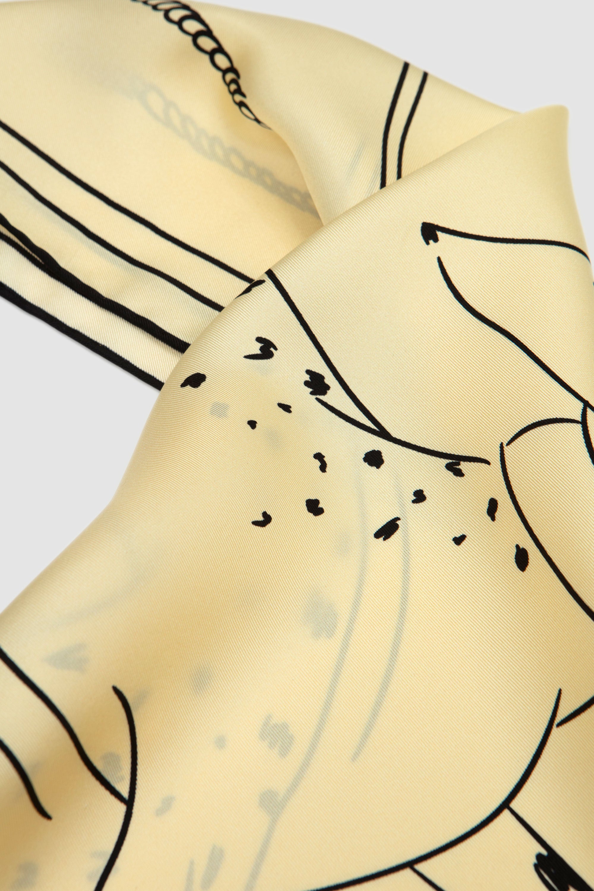 Le Foulard Dalmatien Print Dog Pale Yellow_4