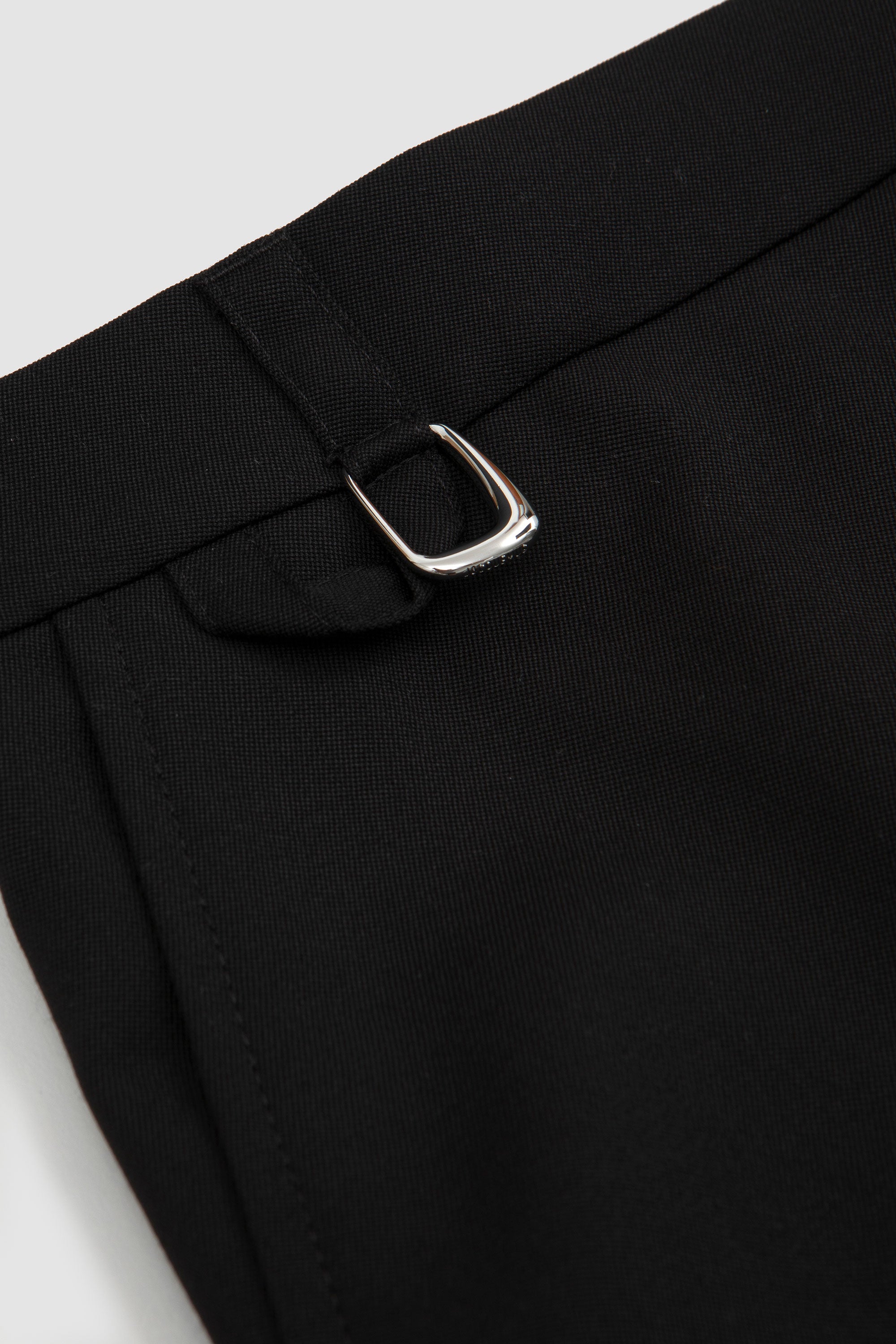 パンツ JACQUEMUS 'Le Pantalon Melao' pants Black JACQUEMUS Le Pantalon Melao in Black | FWRD