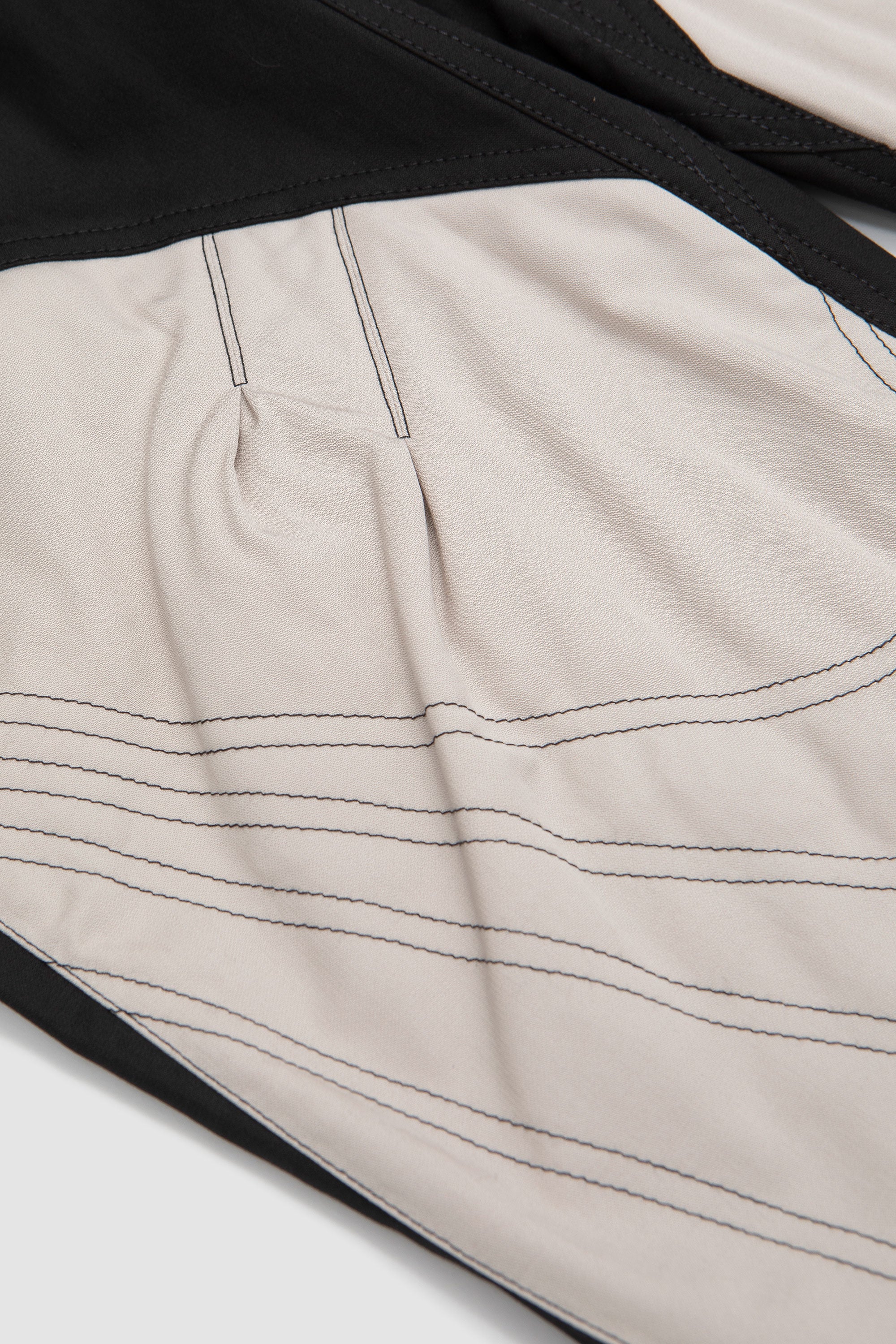 The Solix Zip Trousers Black Sable/ SeedPearl