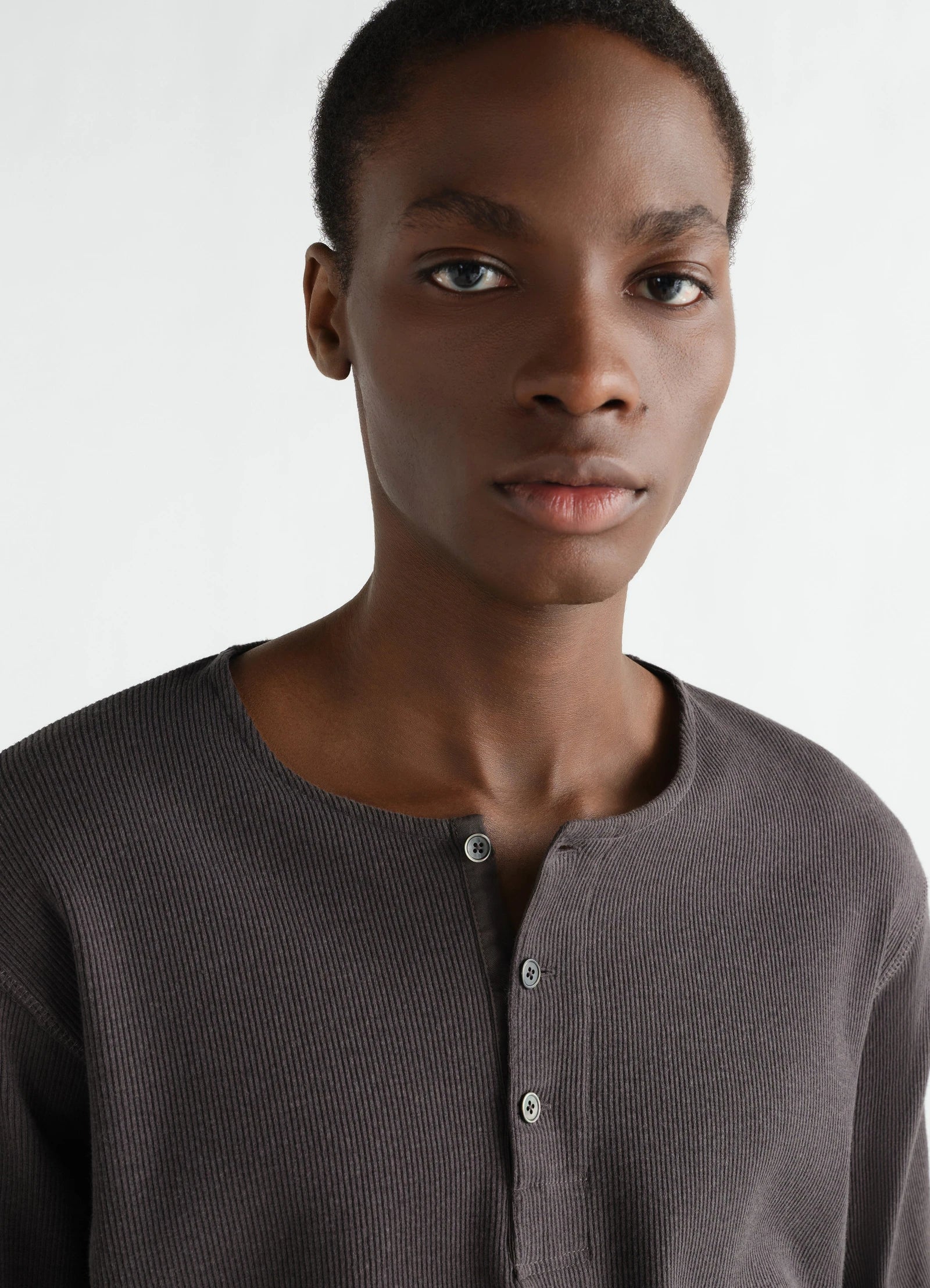 Long Sleeve Henley Basalt_4